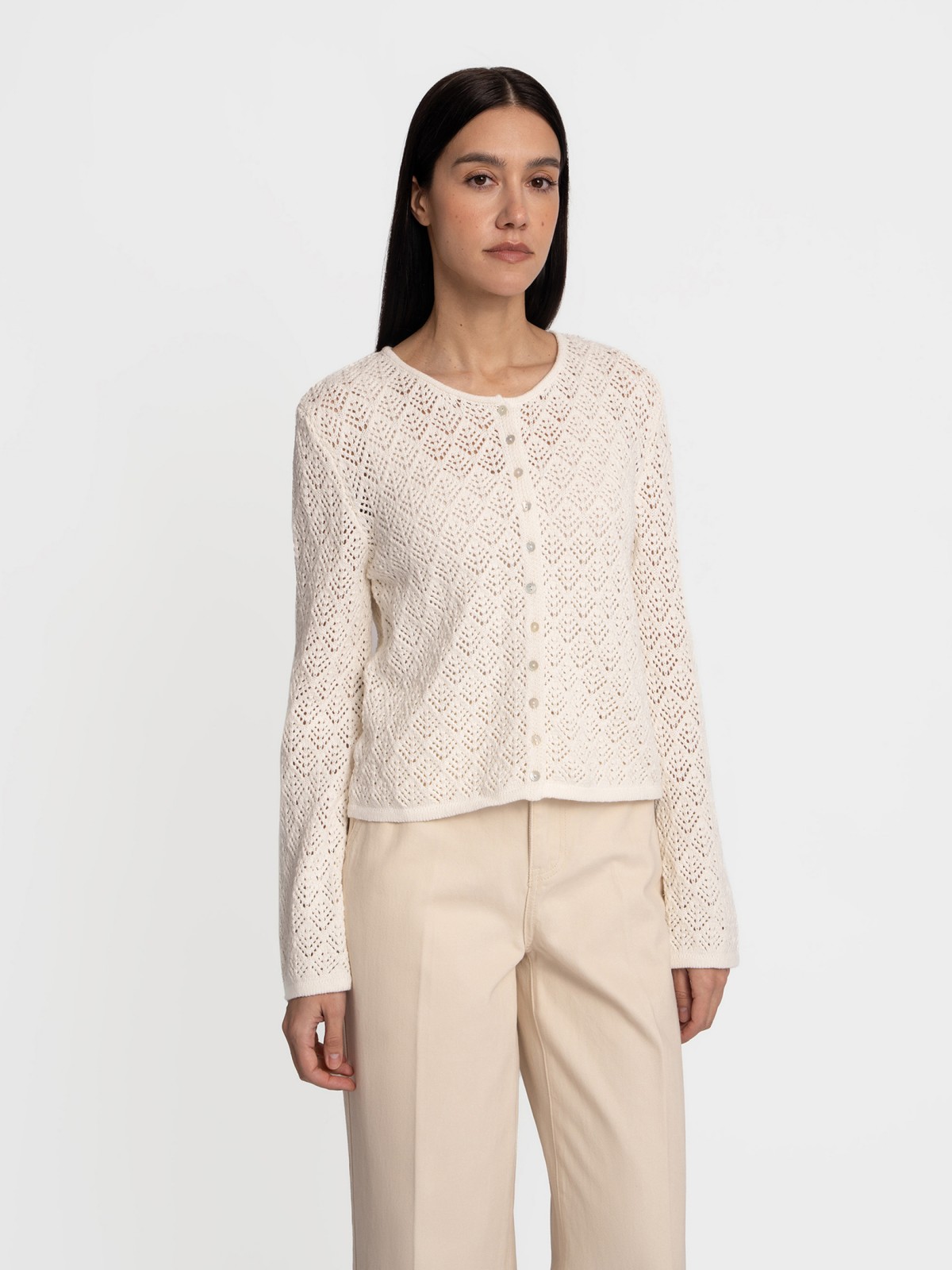 Вязаный ажурный кардиган на пуговицах