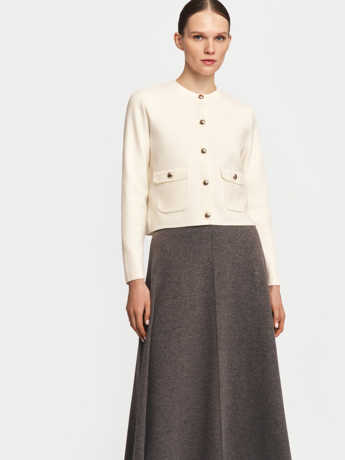 Короткий кардиган-жакет на пуговицах