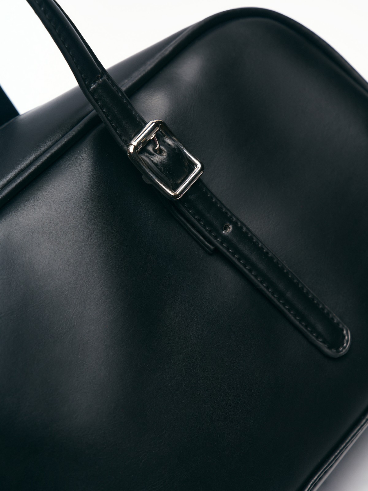 Сумка из экокожи на молнии