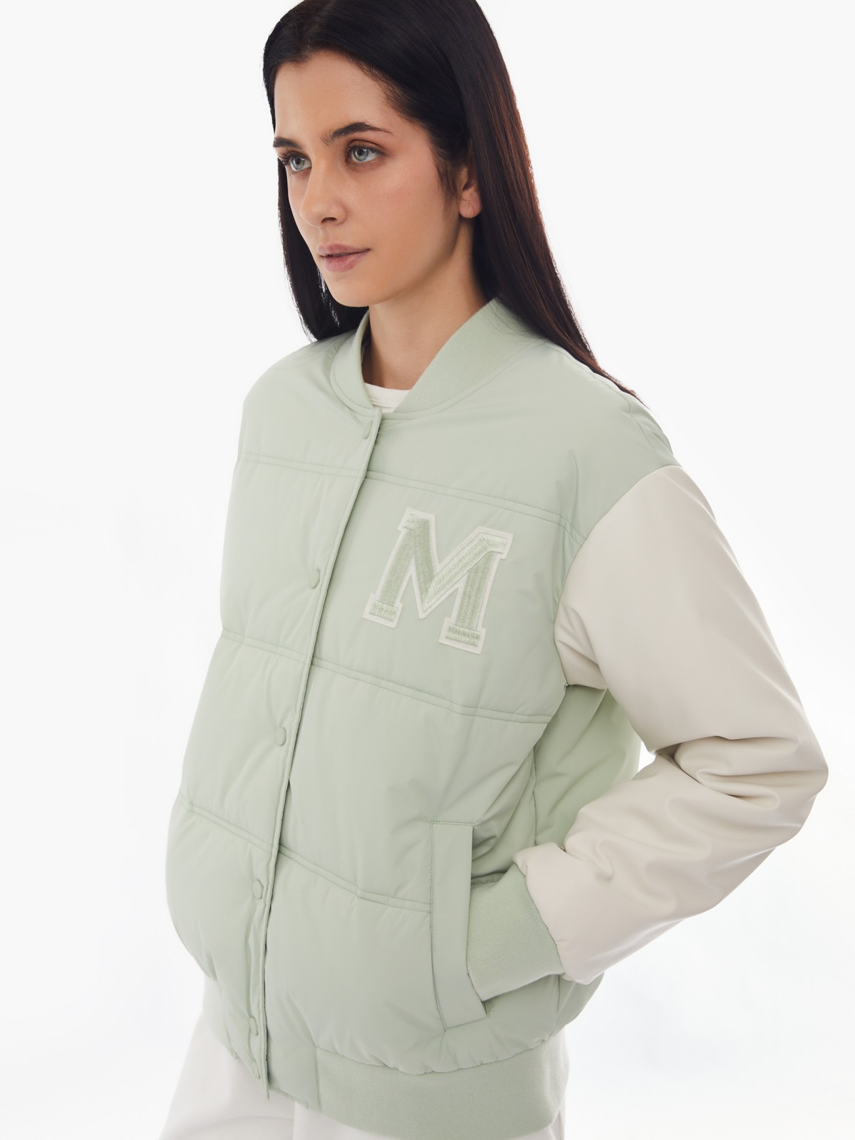 Тёплая куртка-бомбер из экокожи в стиле преппи zolla 024125112284, цвет светло-зеленый, размер XS - фото 3