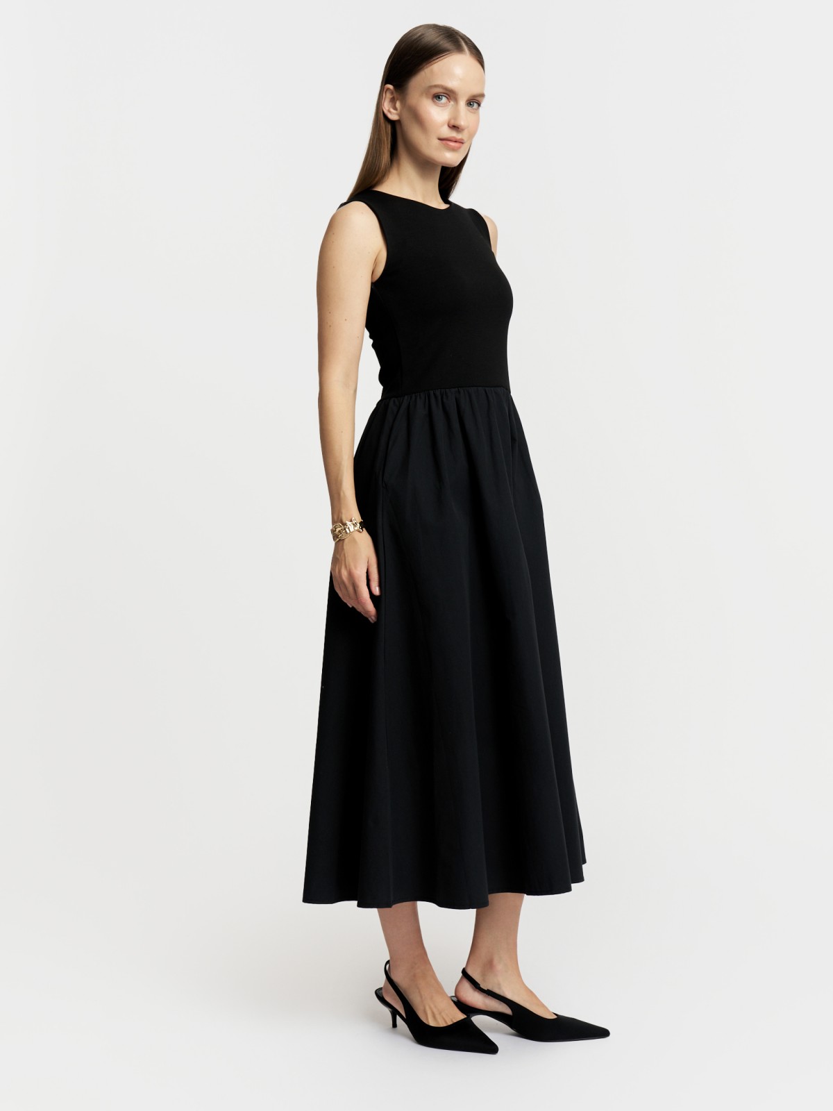 Комбинированное платье миди без рукавов