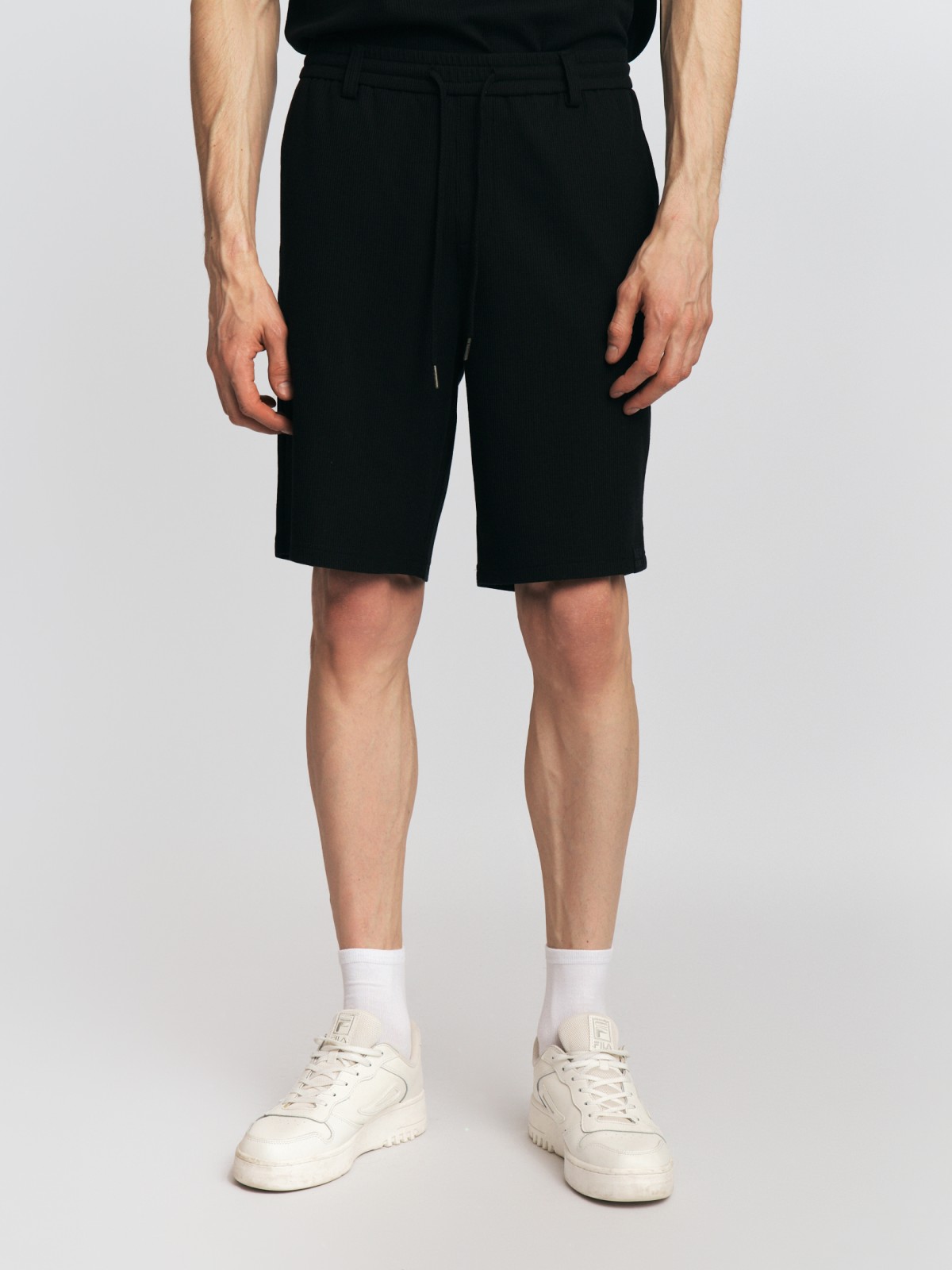 Трикотажные шорты на резинке