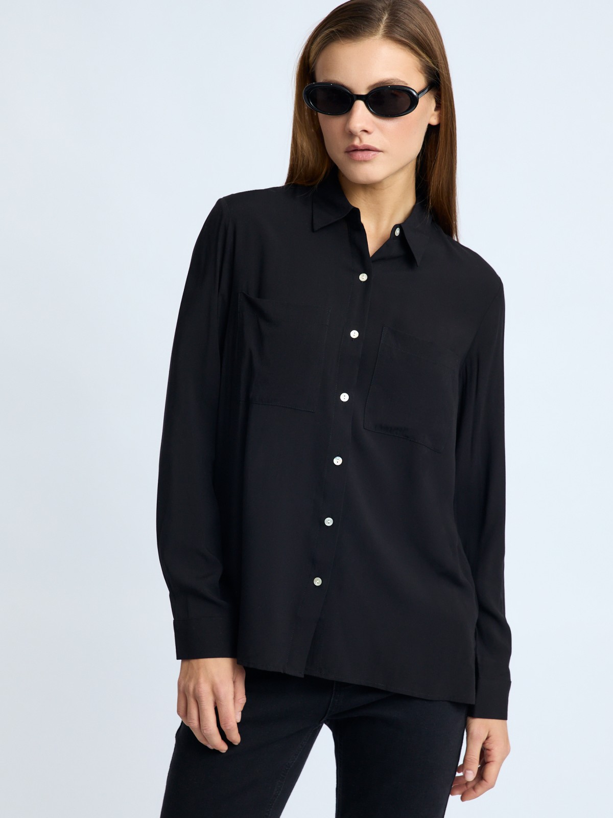 Офисная рубашка из вискозы с карманами