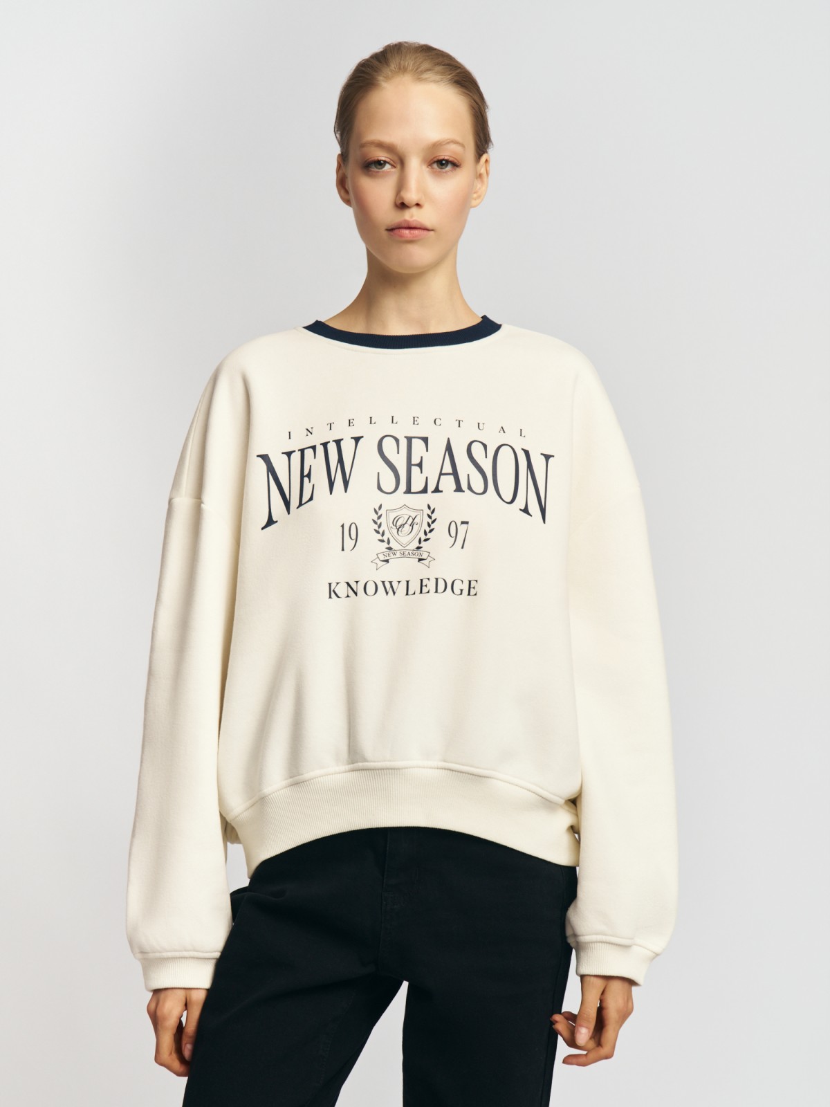 Утеплённый свитшот с принтом