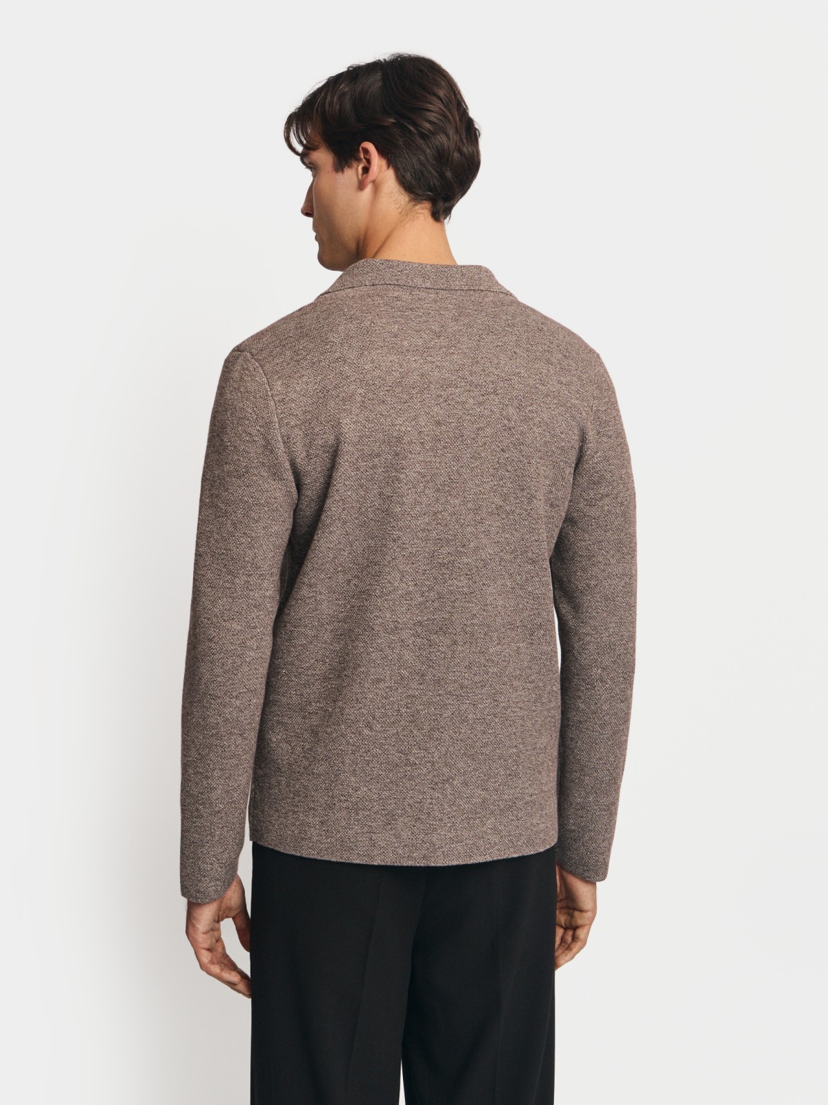 Вязаный кардиган на пуговицах с воротником и карманами