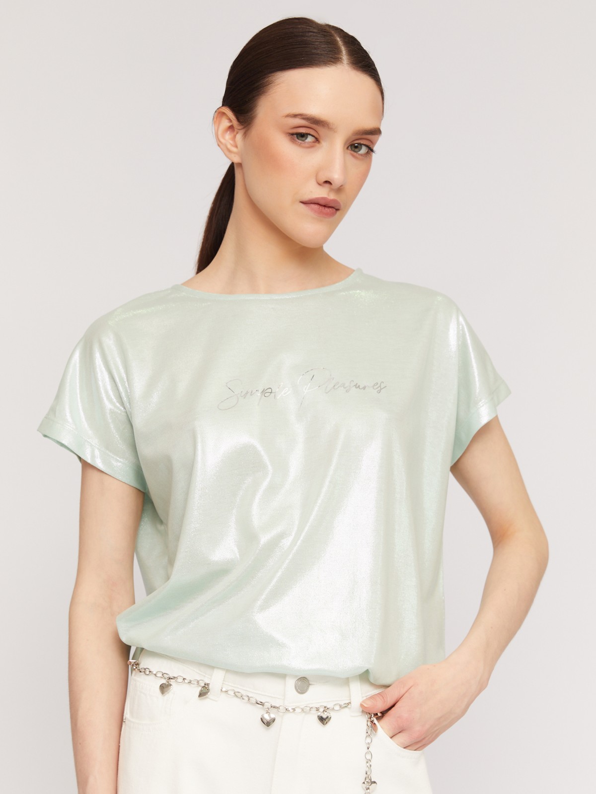 Блузка-футболка с голографическим блеском