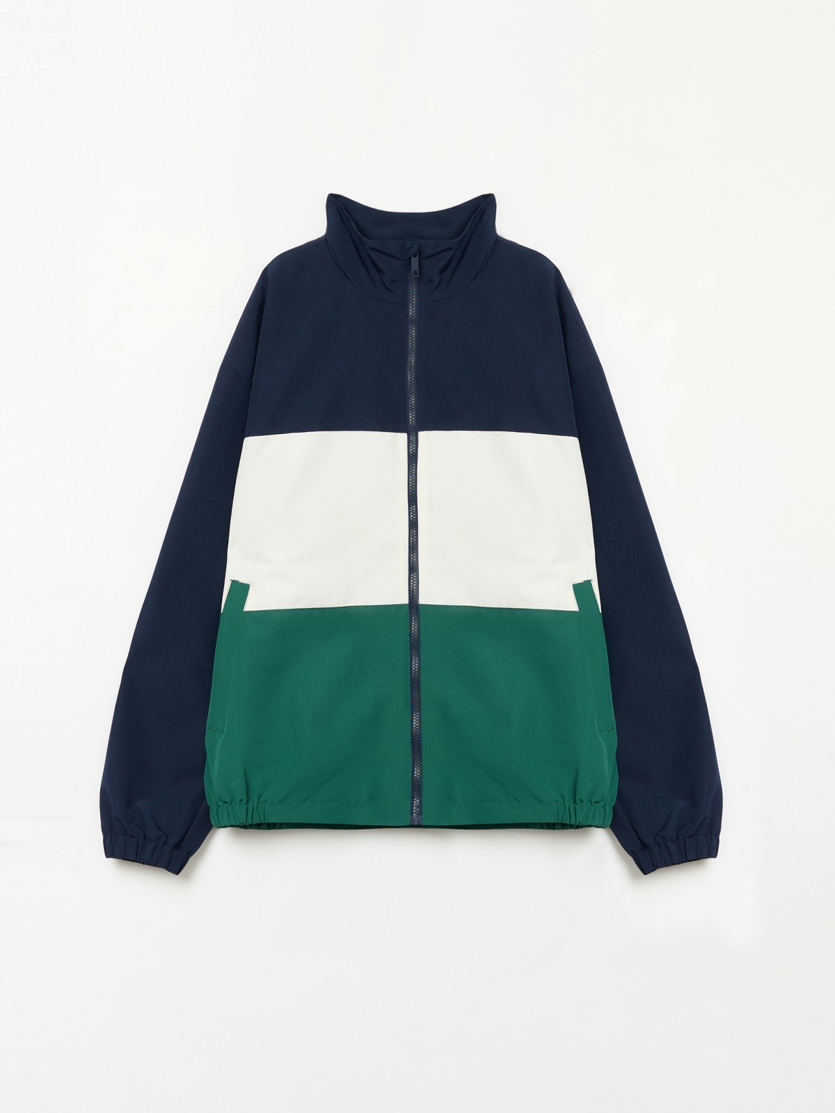 Куртка-ветровка на молнии с воротником-стойкой