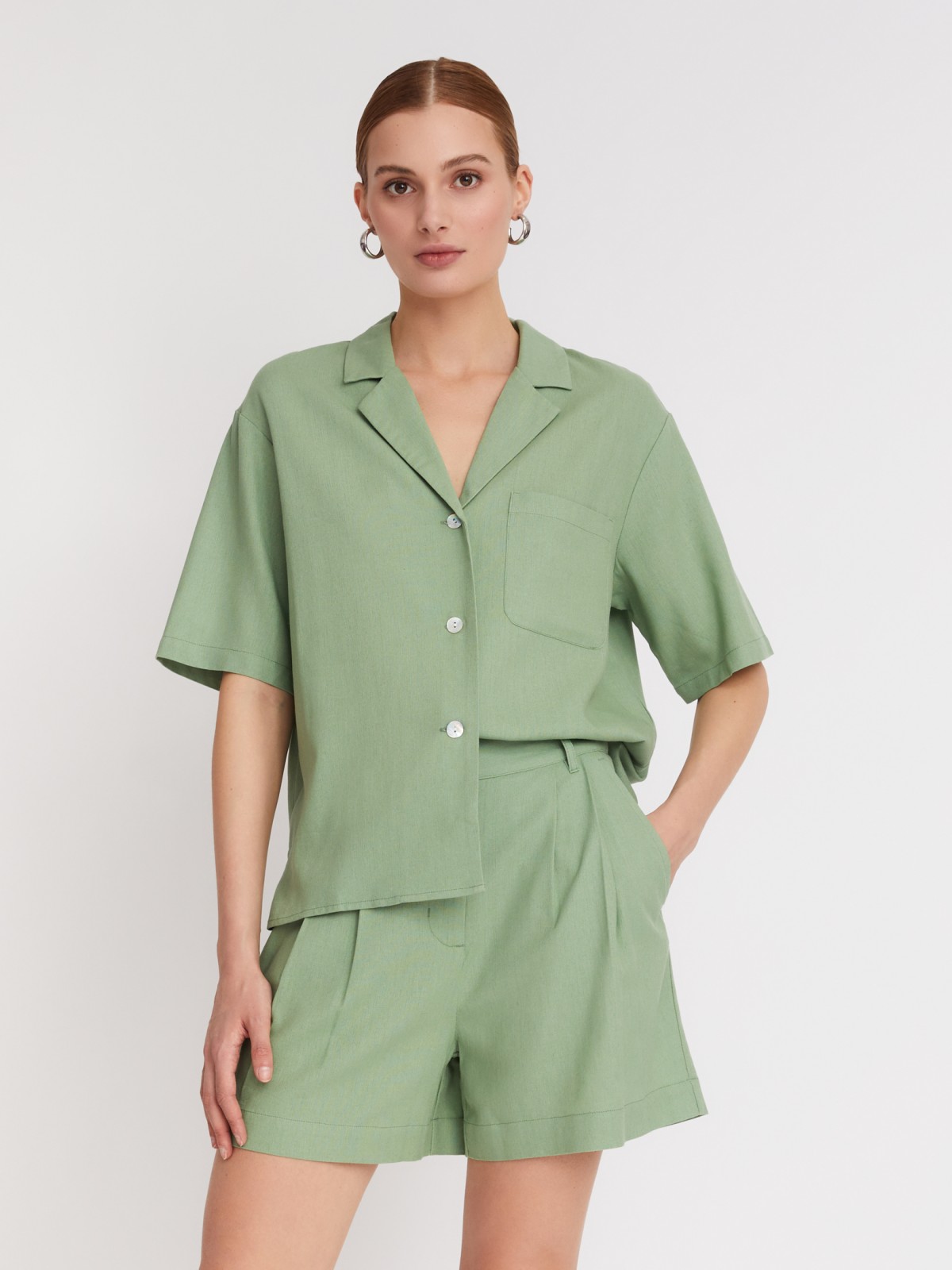 Короткие шорты из льна