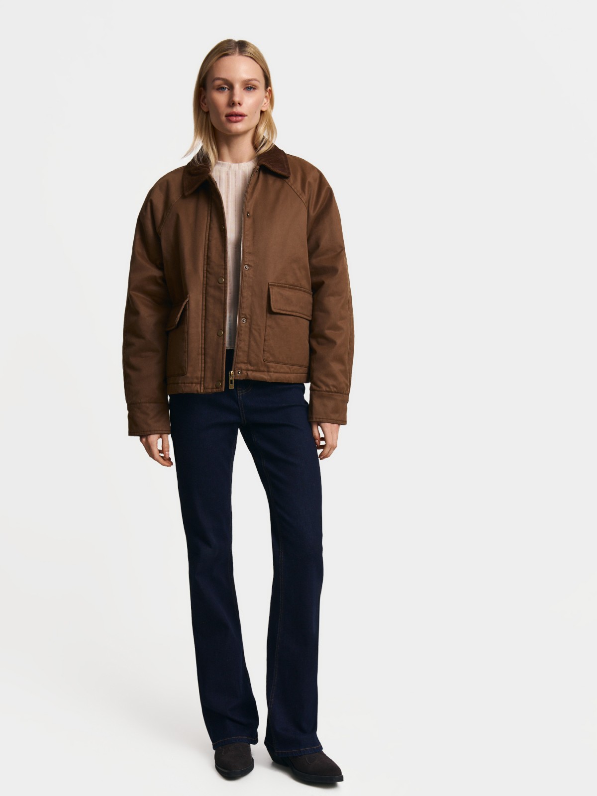 Короткая куртка на синтепоне с воротником