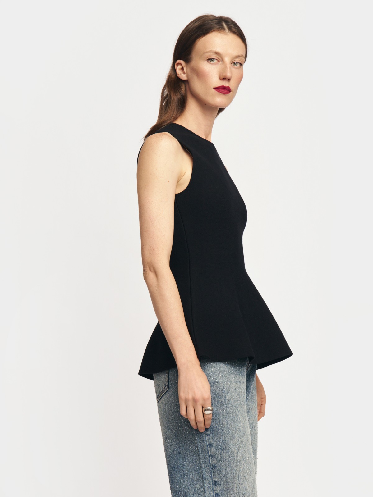 Топ без рукавов с баской