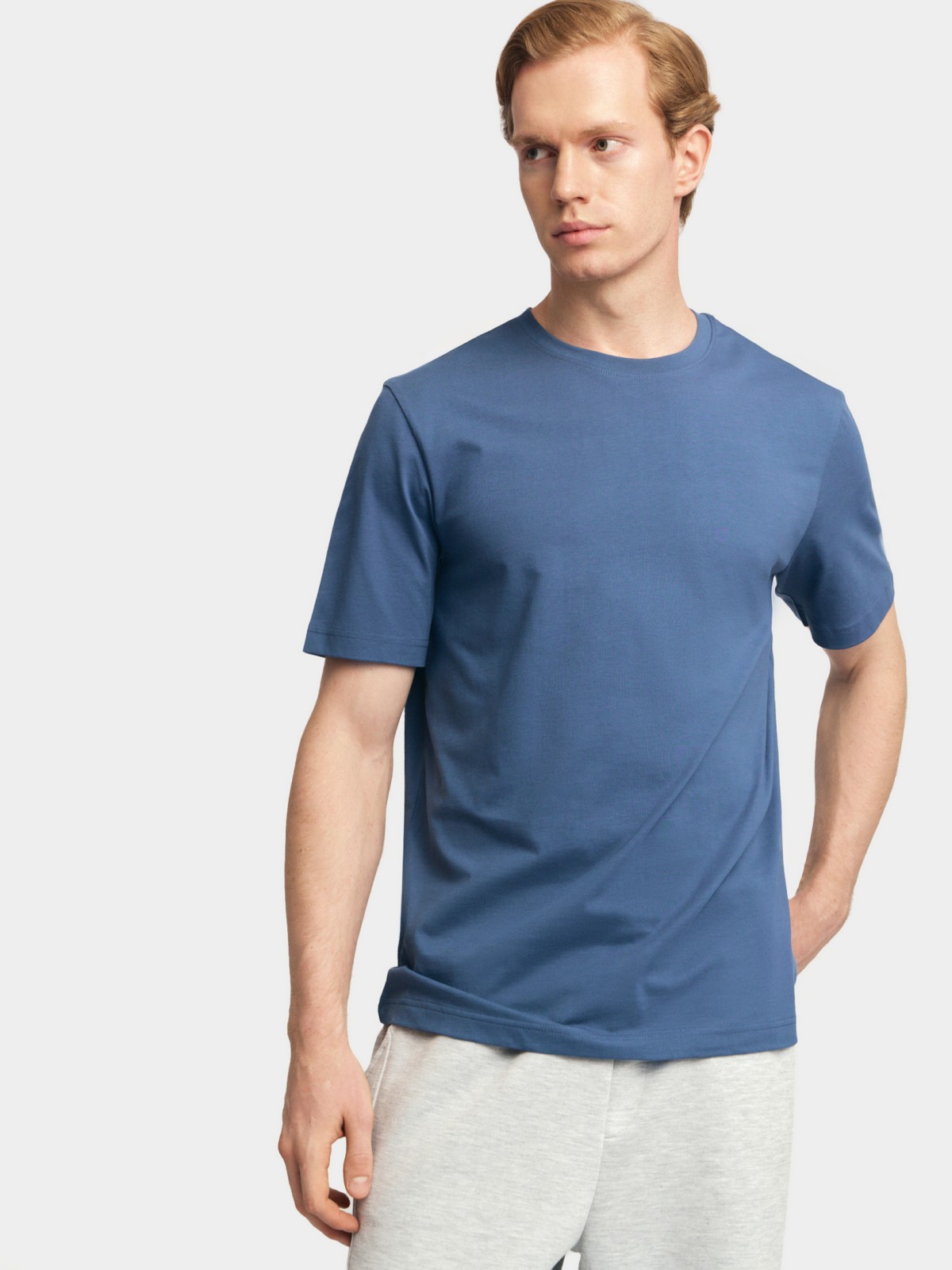 Однотонная футболка из хлопка