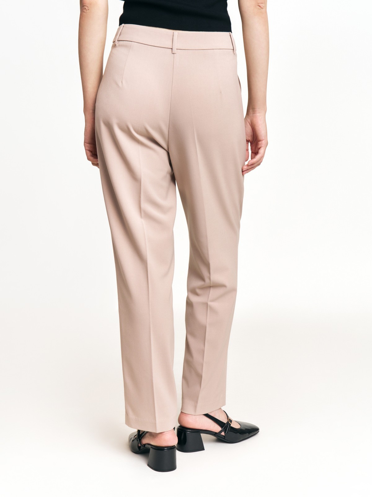 Офисные брюки силуэта Slim
