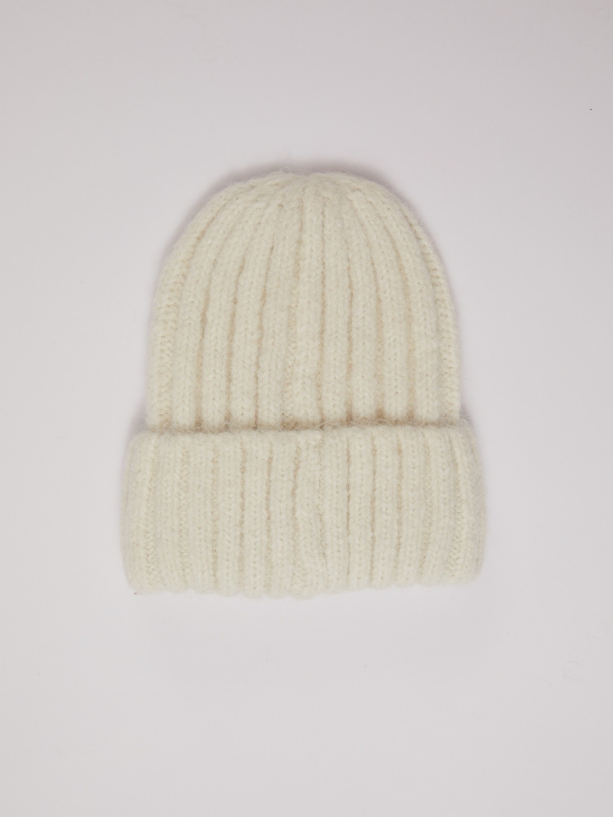 Тёплая вязаная шапка-бини из шерсти с отворотом