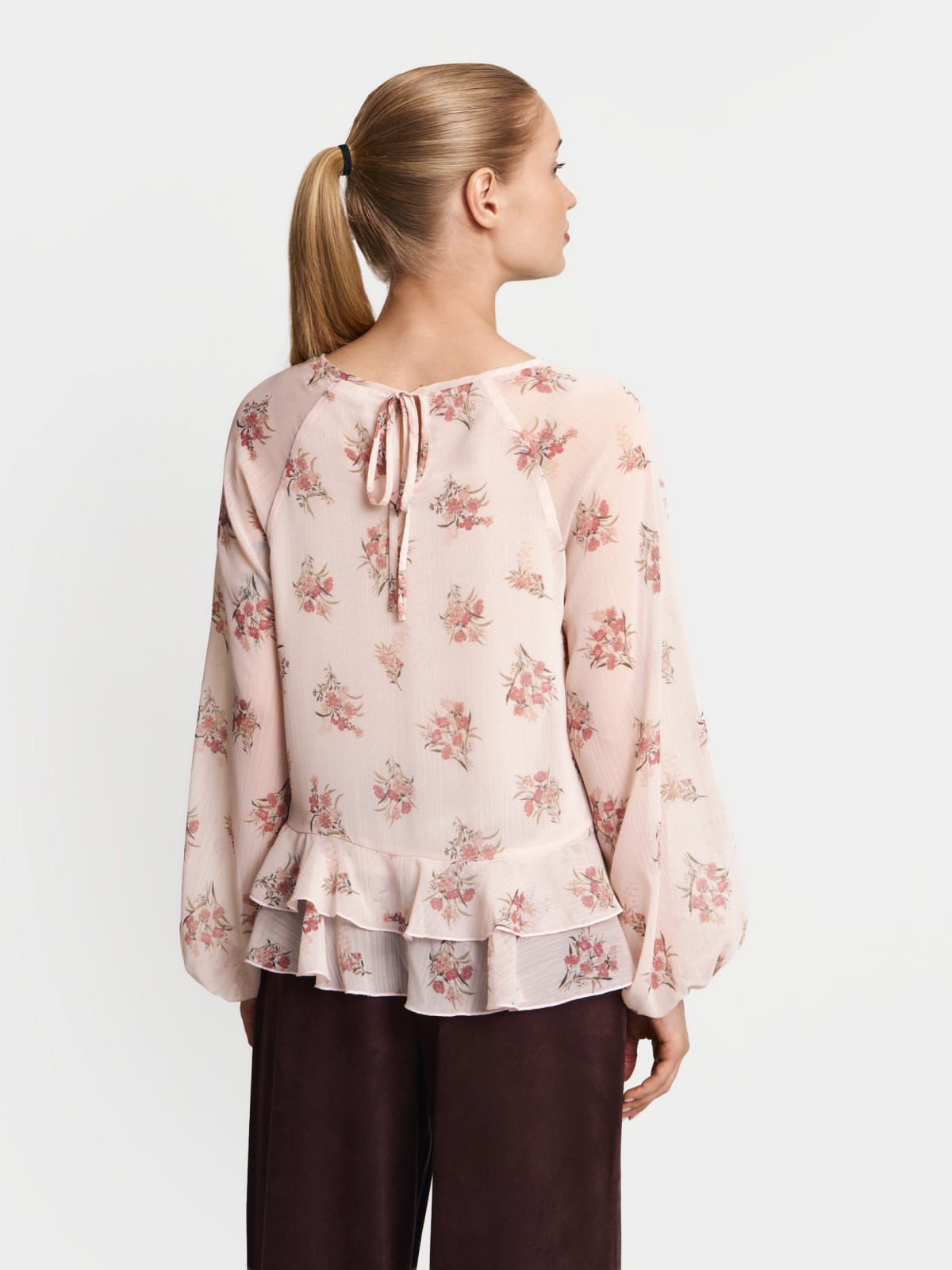 Шифоновая блузка с воланами