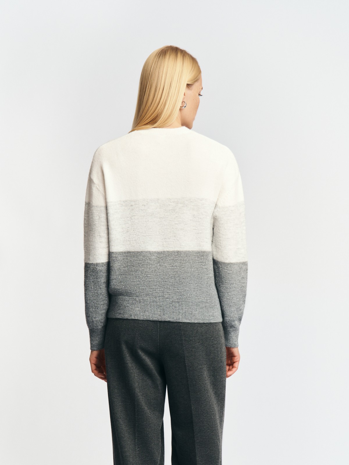 Вязаный джемпер в стиле колор-блок