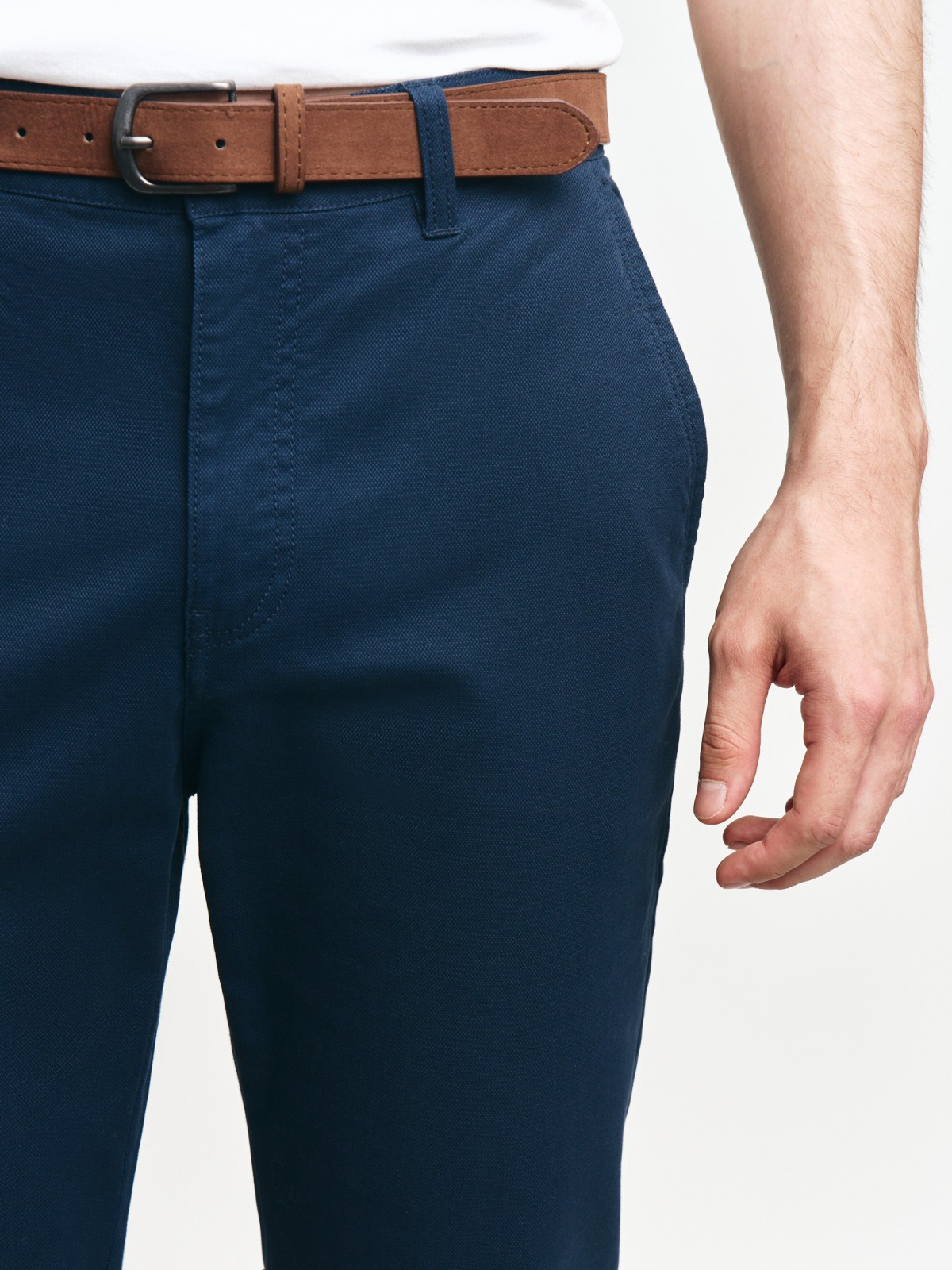 Брюки силуэта Slim из хлопка с ремнём