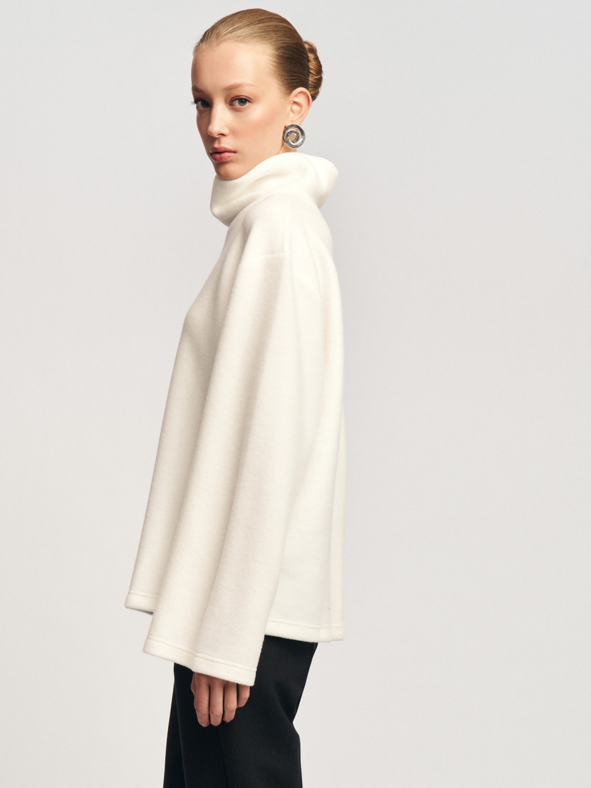 Трикотажная водолазка-свитер