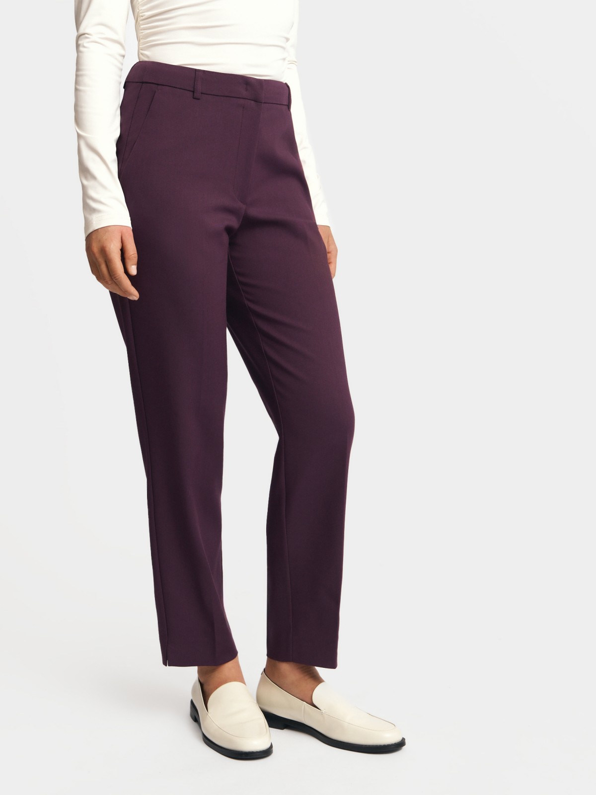 Офисные брюки силуэта Slim