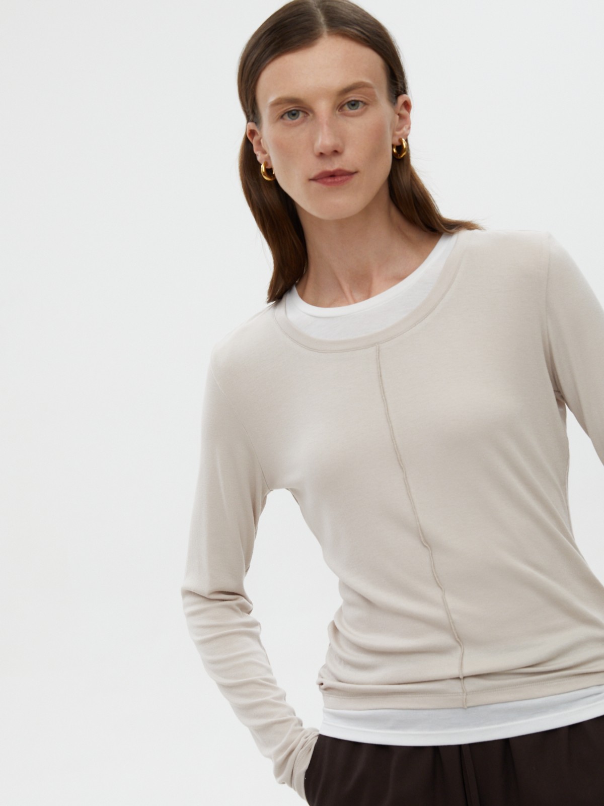 Лонгслив из вискозы с фальш-декором