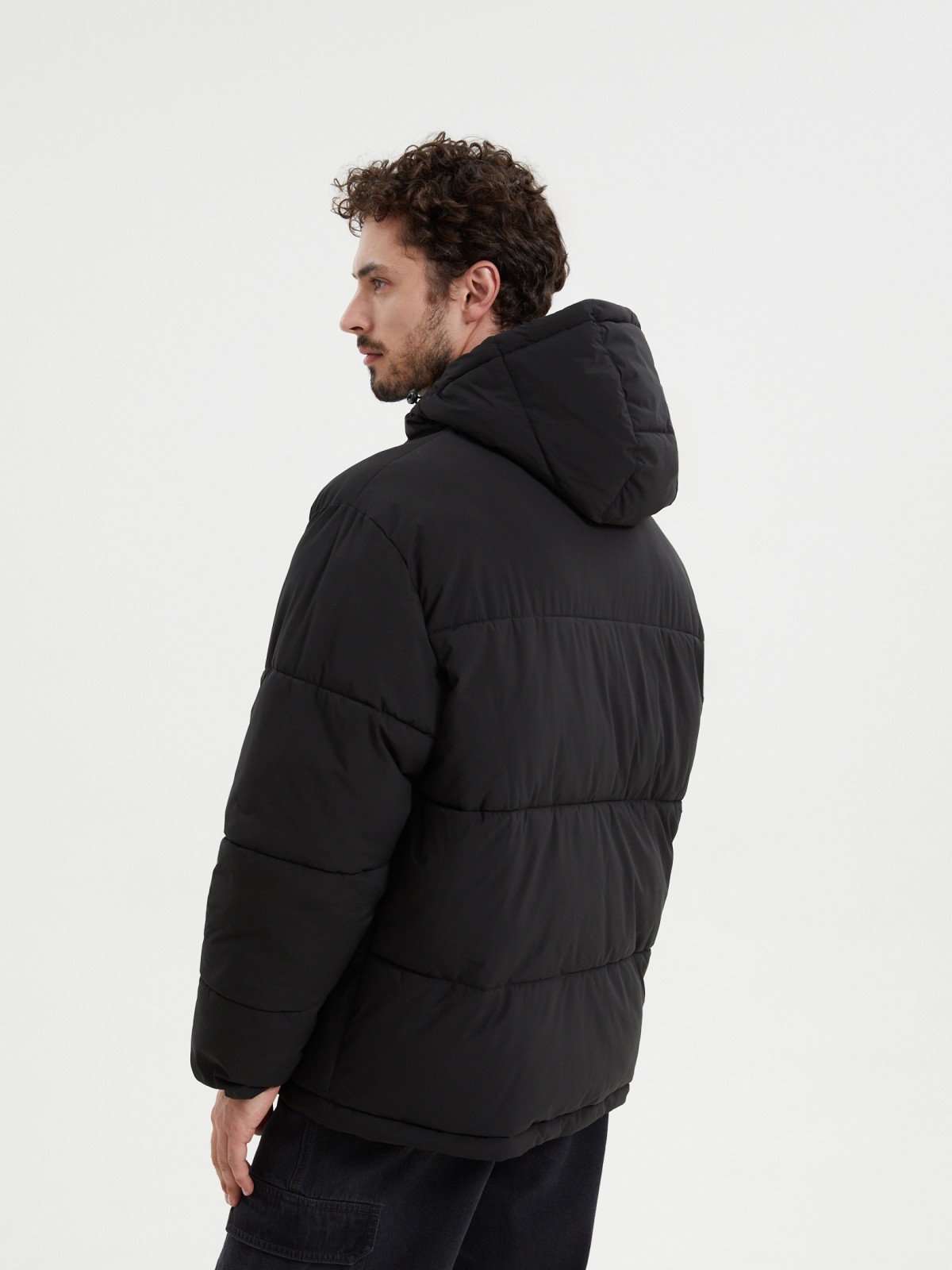 Тёплая куртка на молнии с капюшоном