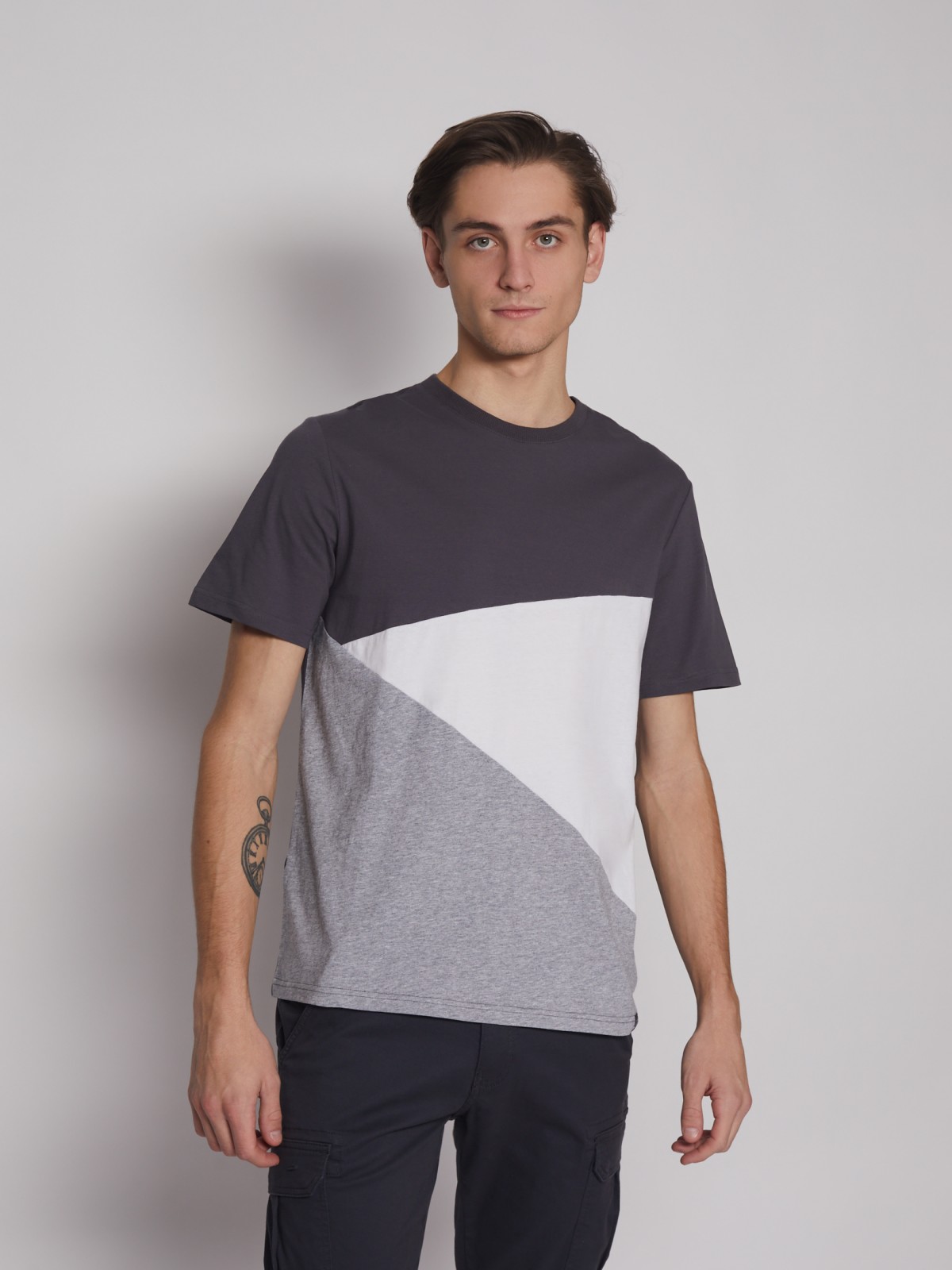 Футболка в стиле color blocking