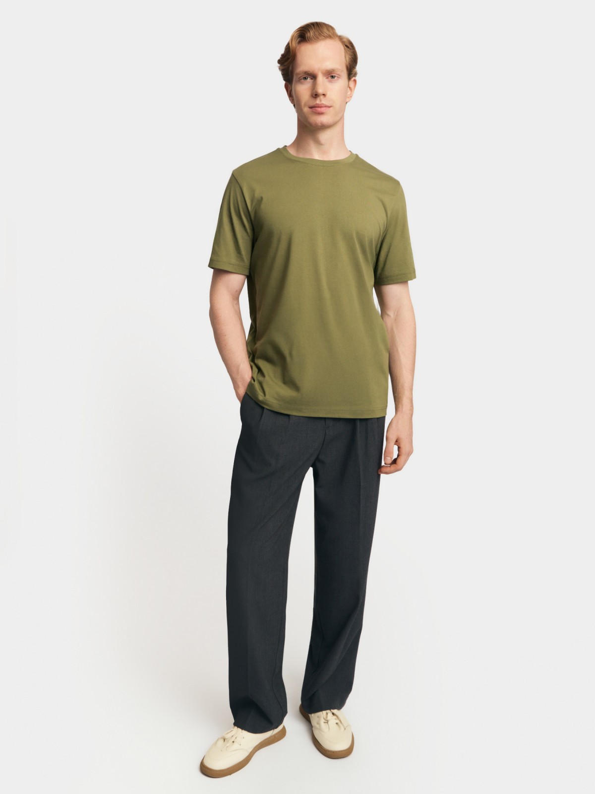 Однотонная футболка из хлопка