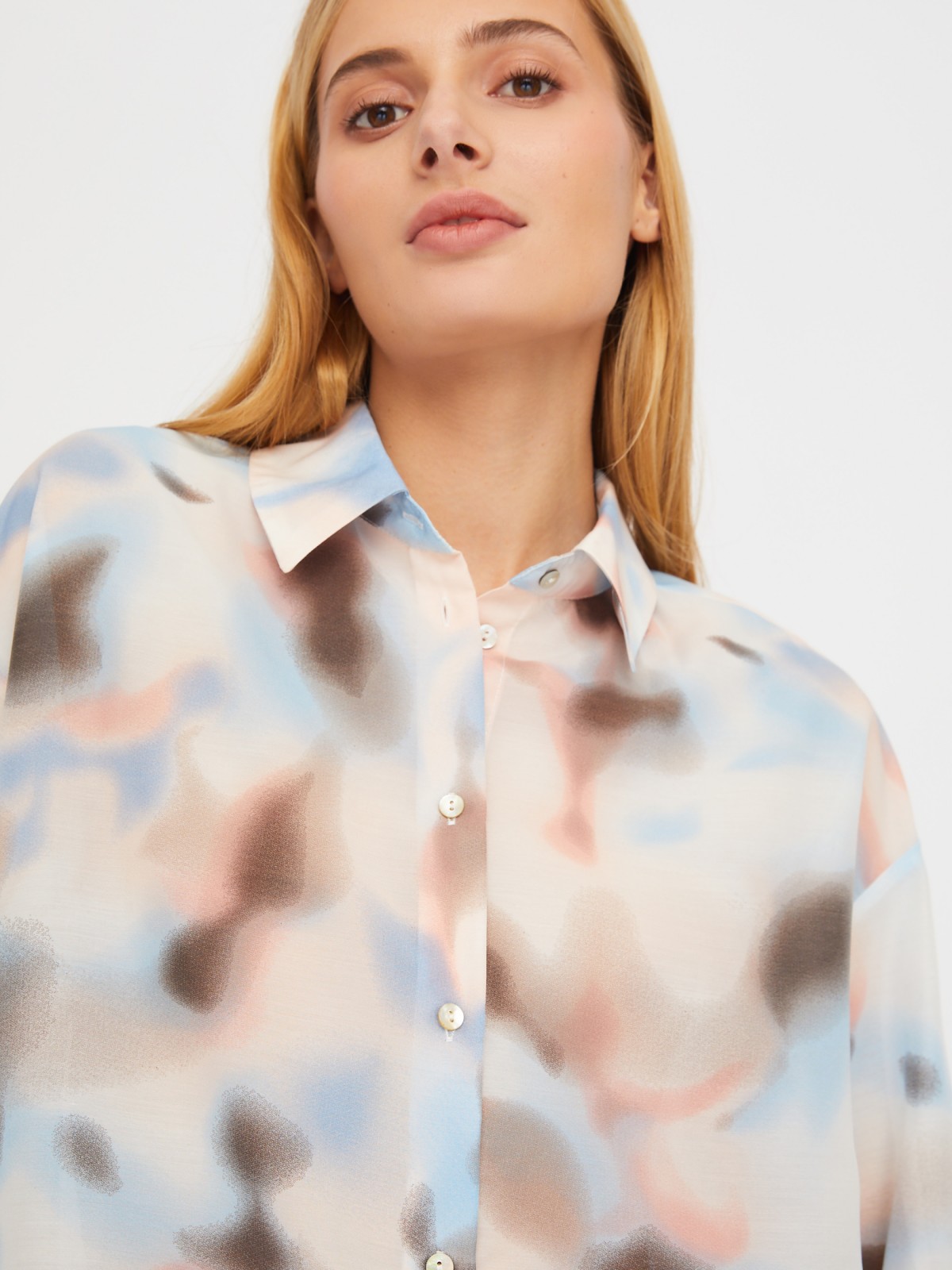 Рубашка оверсайз силуэта с принтом Soft Focus zolla 02411117Y523, цвет светло-голубой, размер XS - фото 4