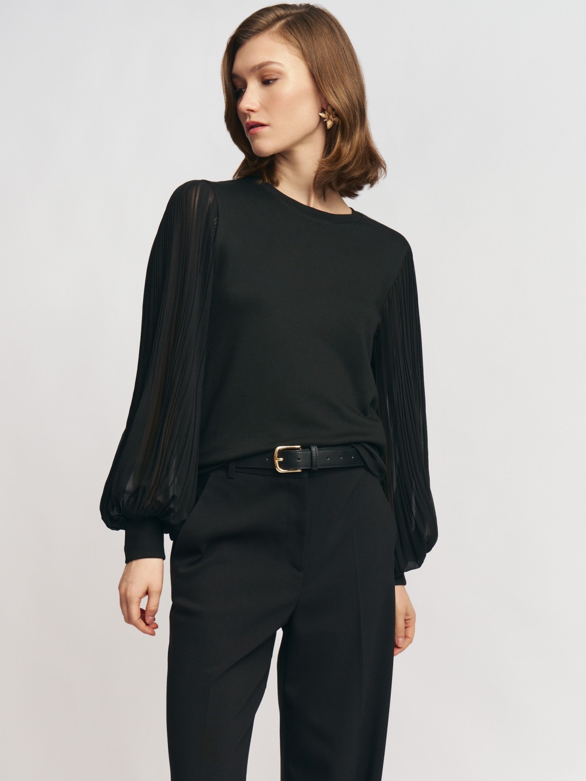 Топ-блузка с акцентными рукавами