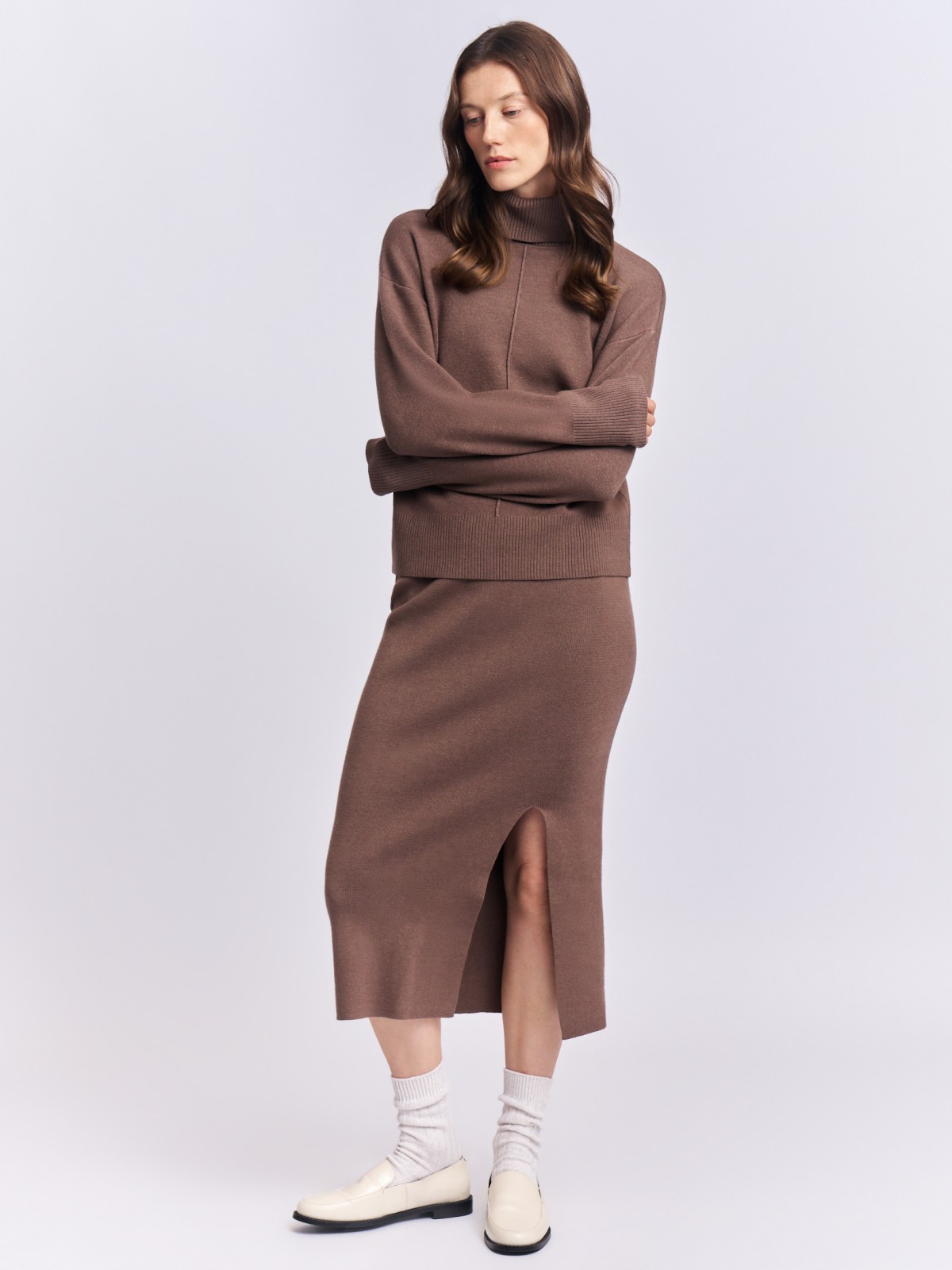 Трикотажная юбка-карандаш с разрезом