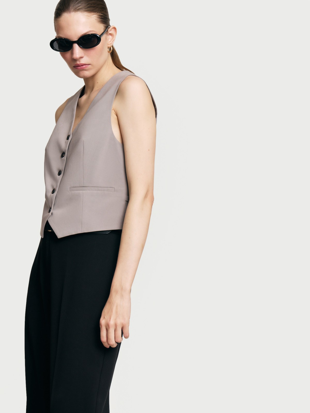 Классический жилет на пуговицах