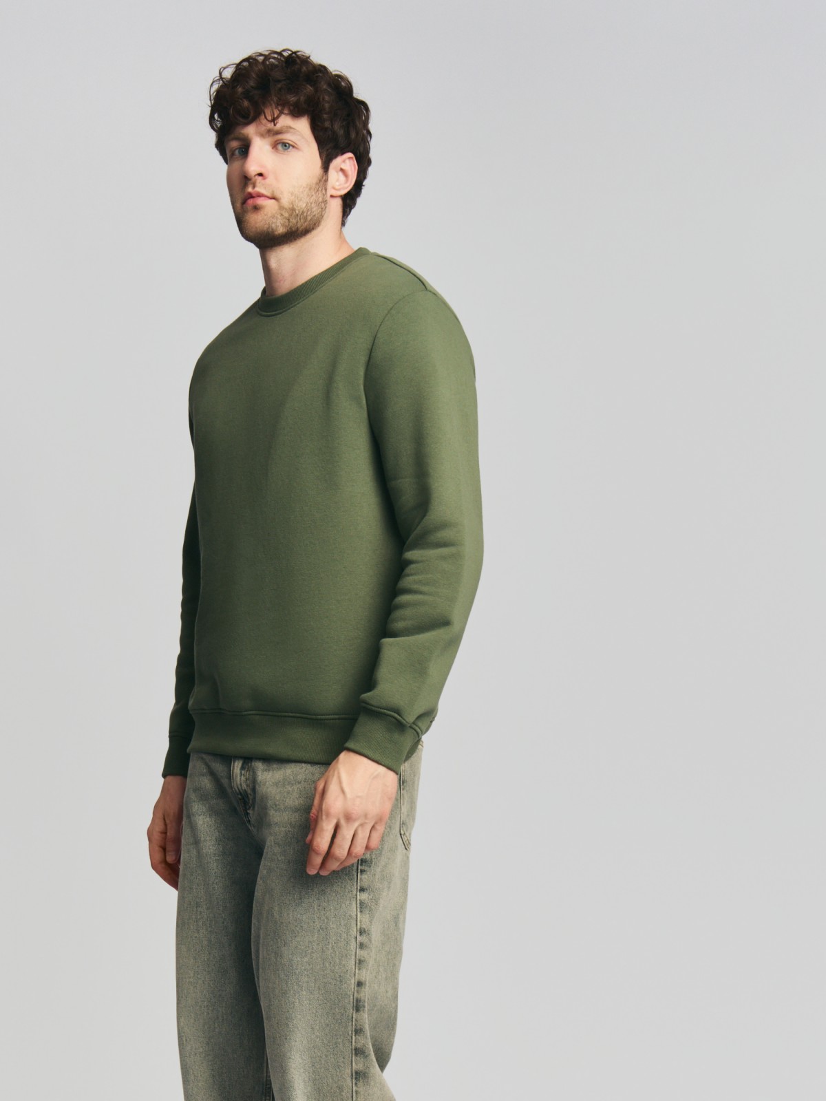 Утеплённый свитшот прямого кроя с длинным рукавом