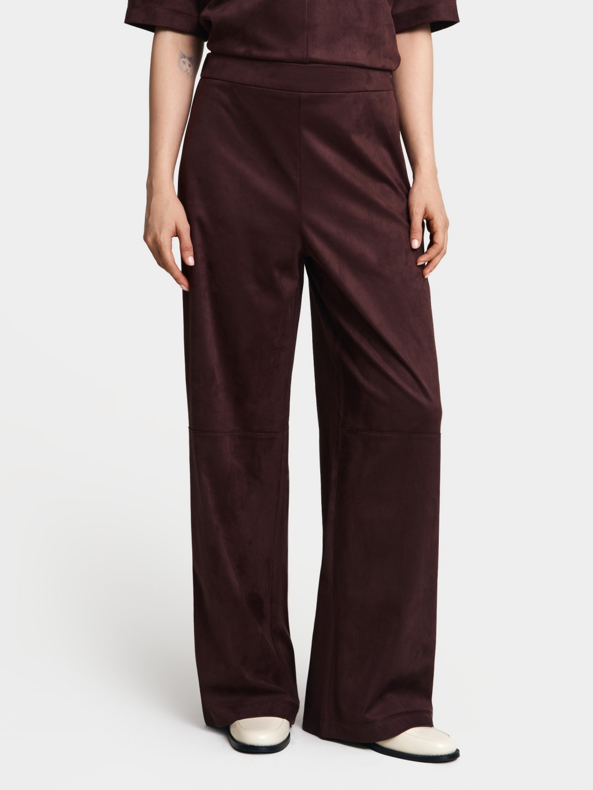 Брюки из экозамши на резинке