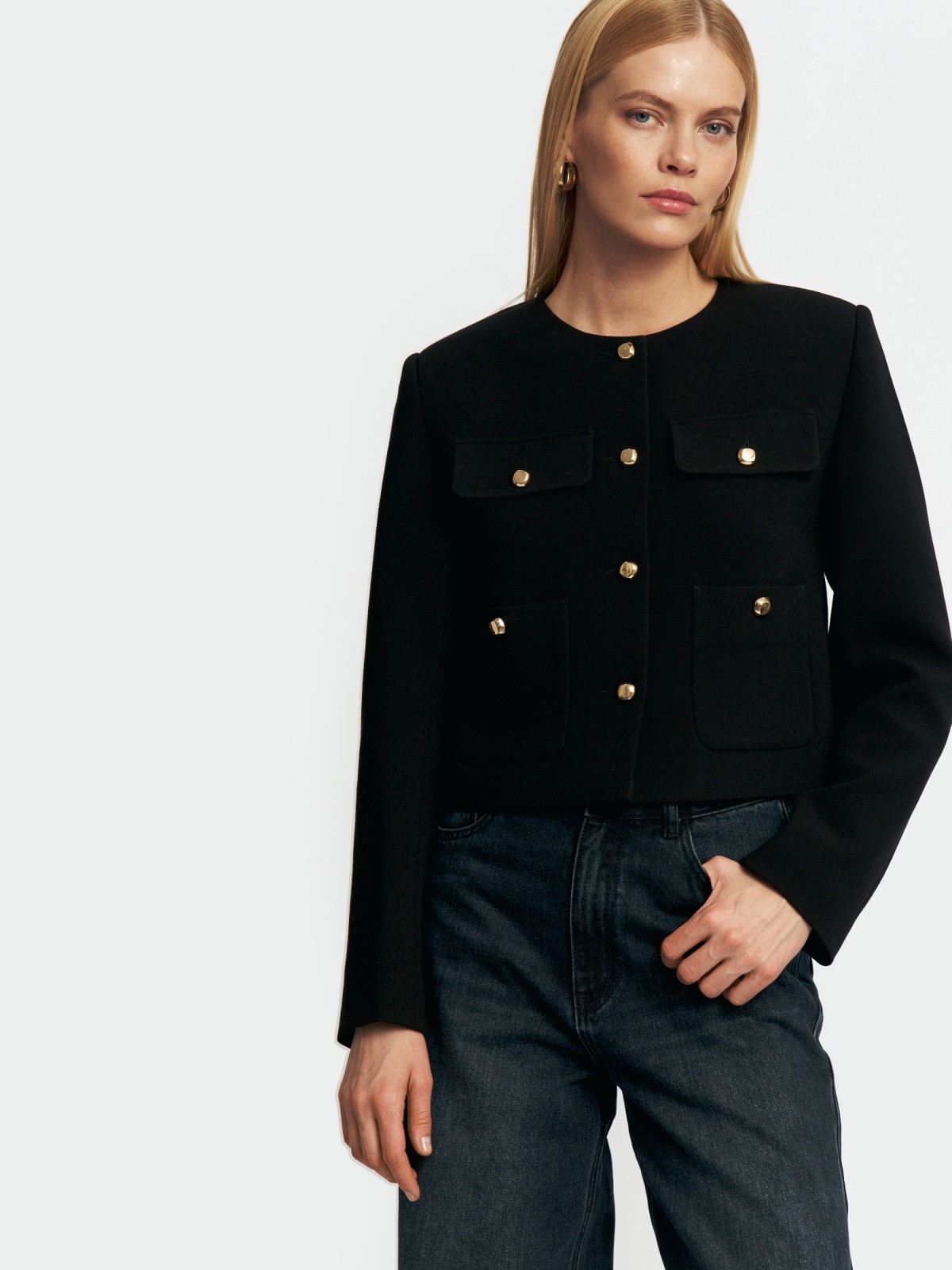 Жакет прямого силуэта на пуговицах