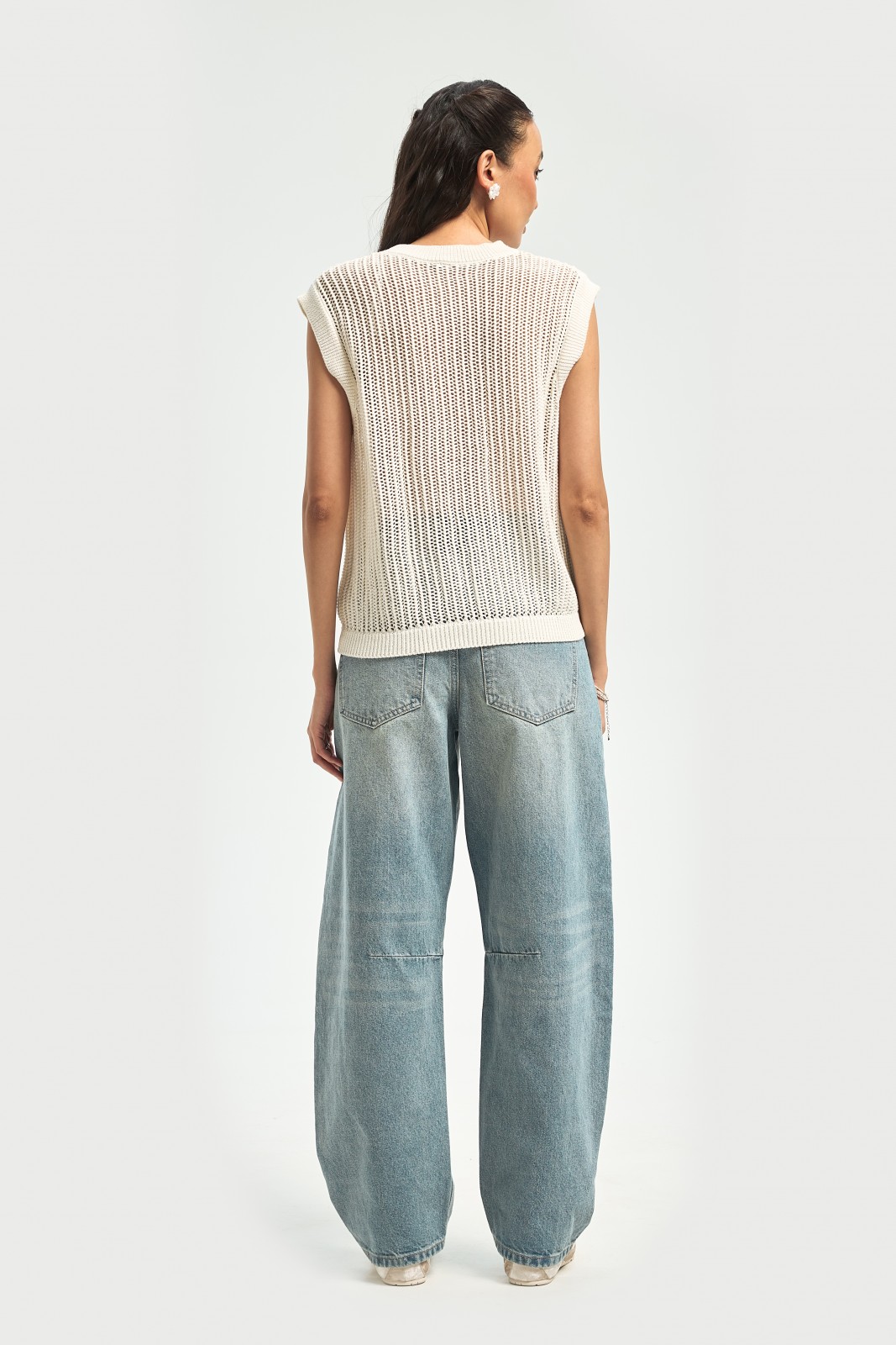 Вязаный жилет без рукавов