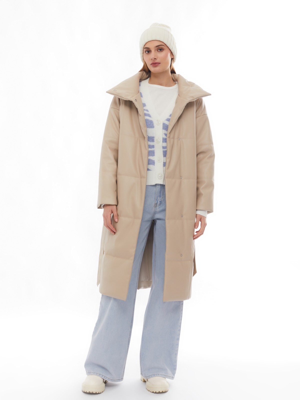 Тёплое пальто из экокожи на синтепоне с воротником-стойкой и поясом