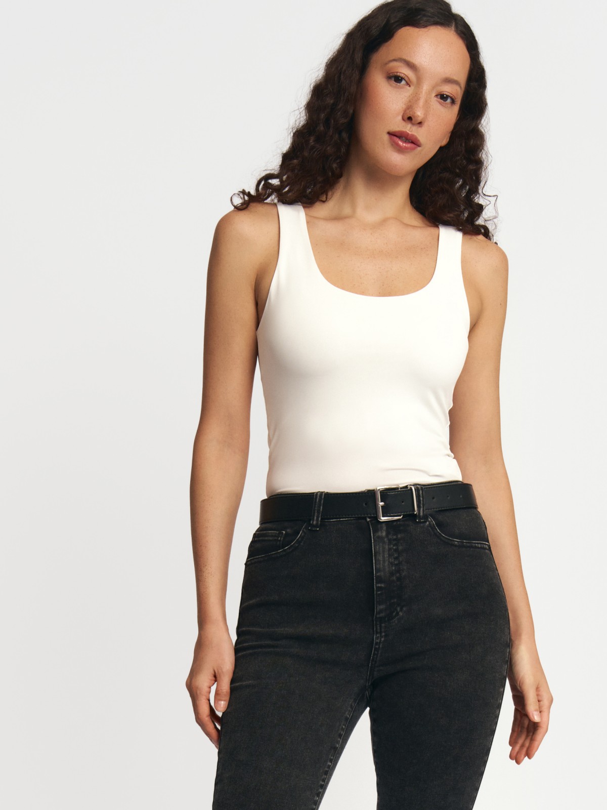 Бесшовный топ-майка без рукавов