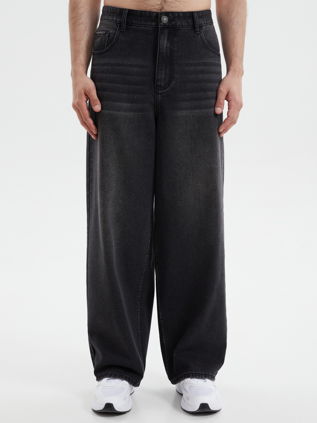 Джинсы фасона Wide