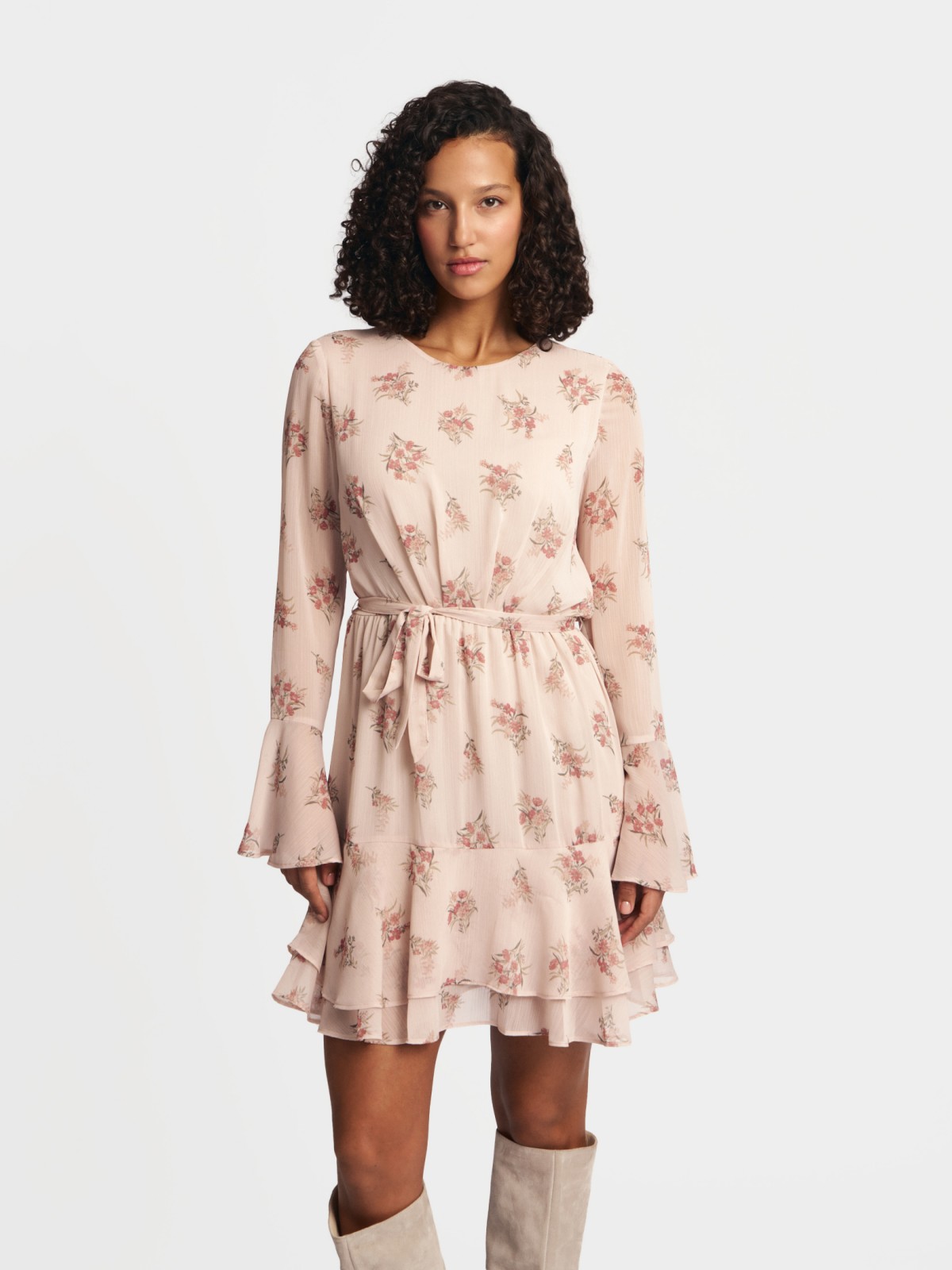 Шифоновое платье мини с ярусным подолом