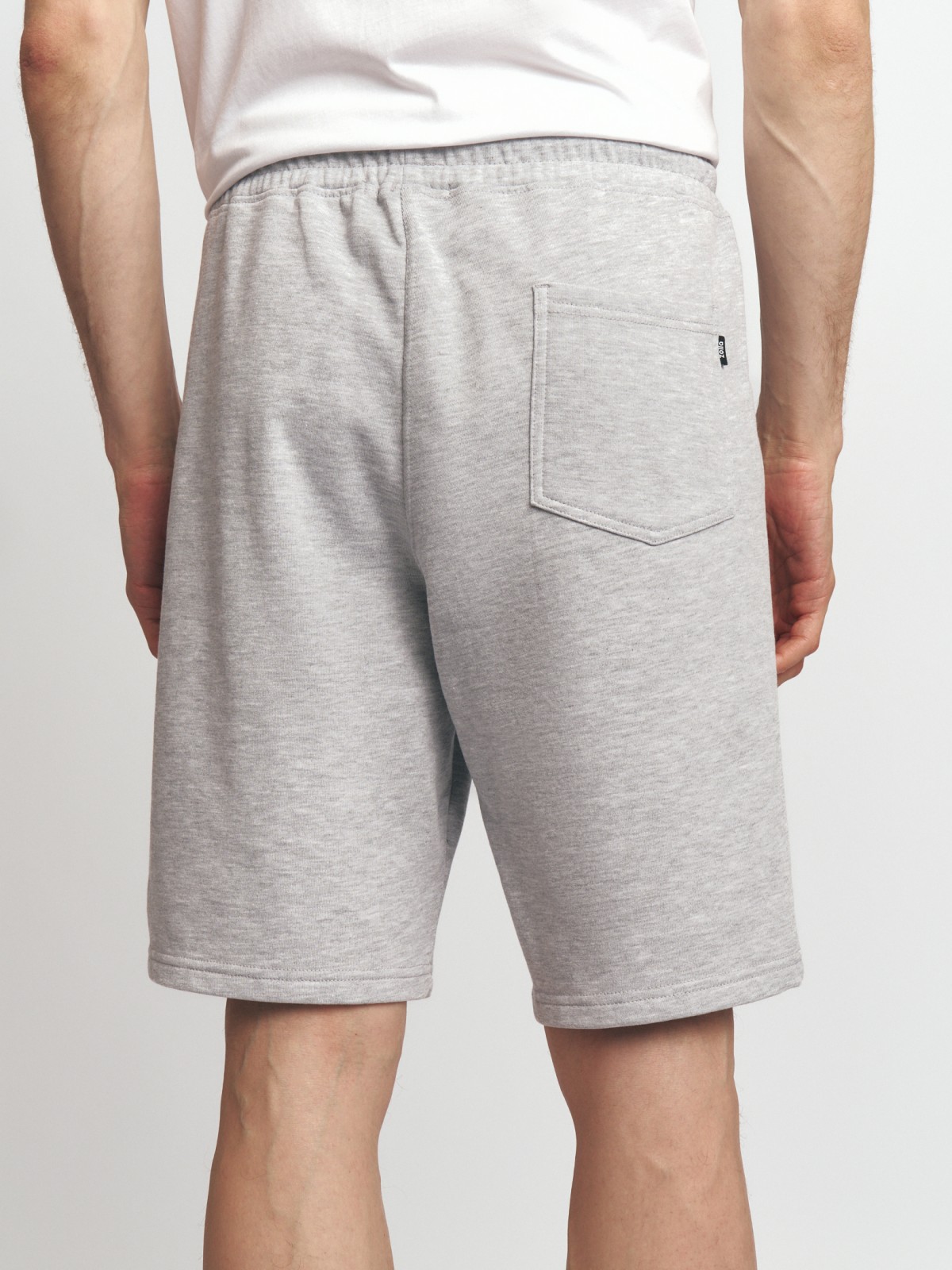 Трикотажные шорты на резинке