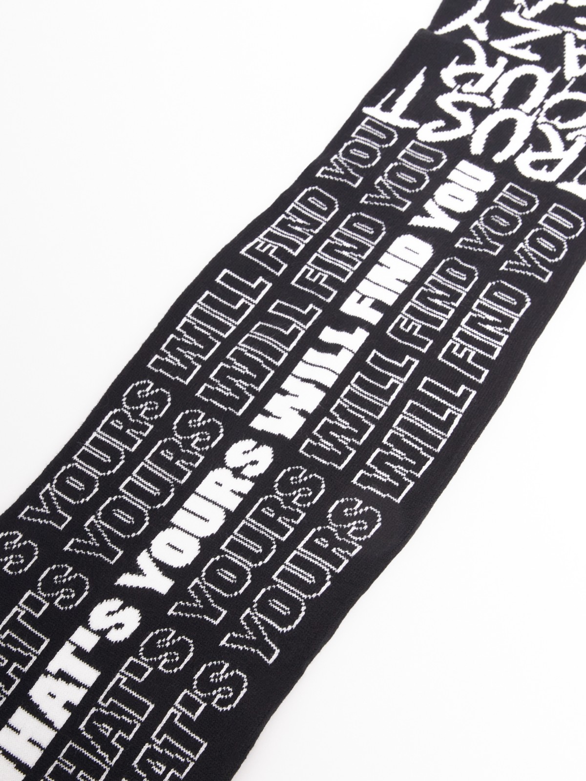 Вязаный трикотажный шарф с надписями zolla 02342914G025, цвет черный, размер No_size - фото 2