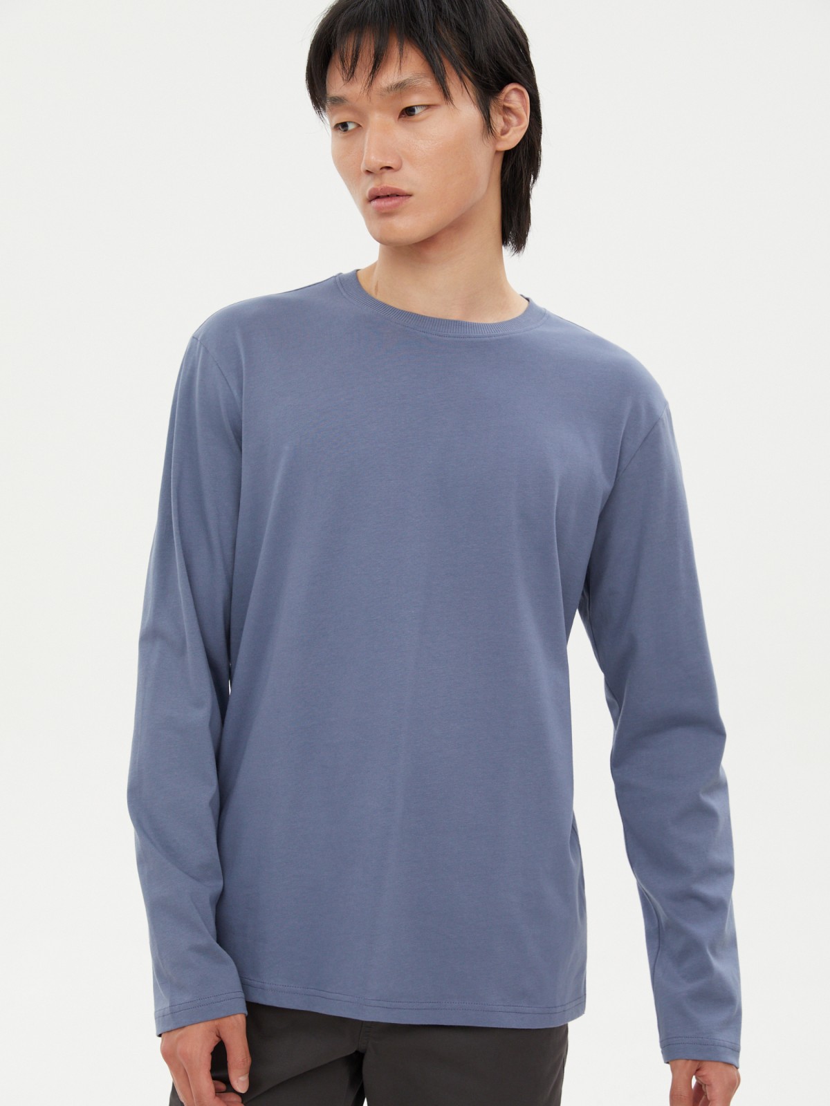 Однотонный лонгслив из хлопка с длинным рукавом