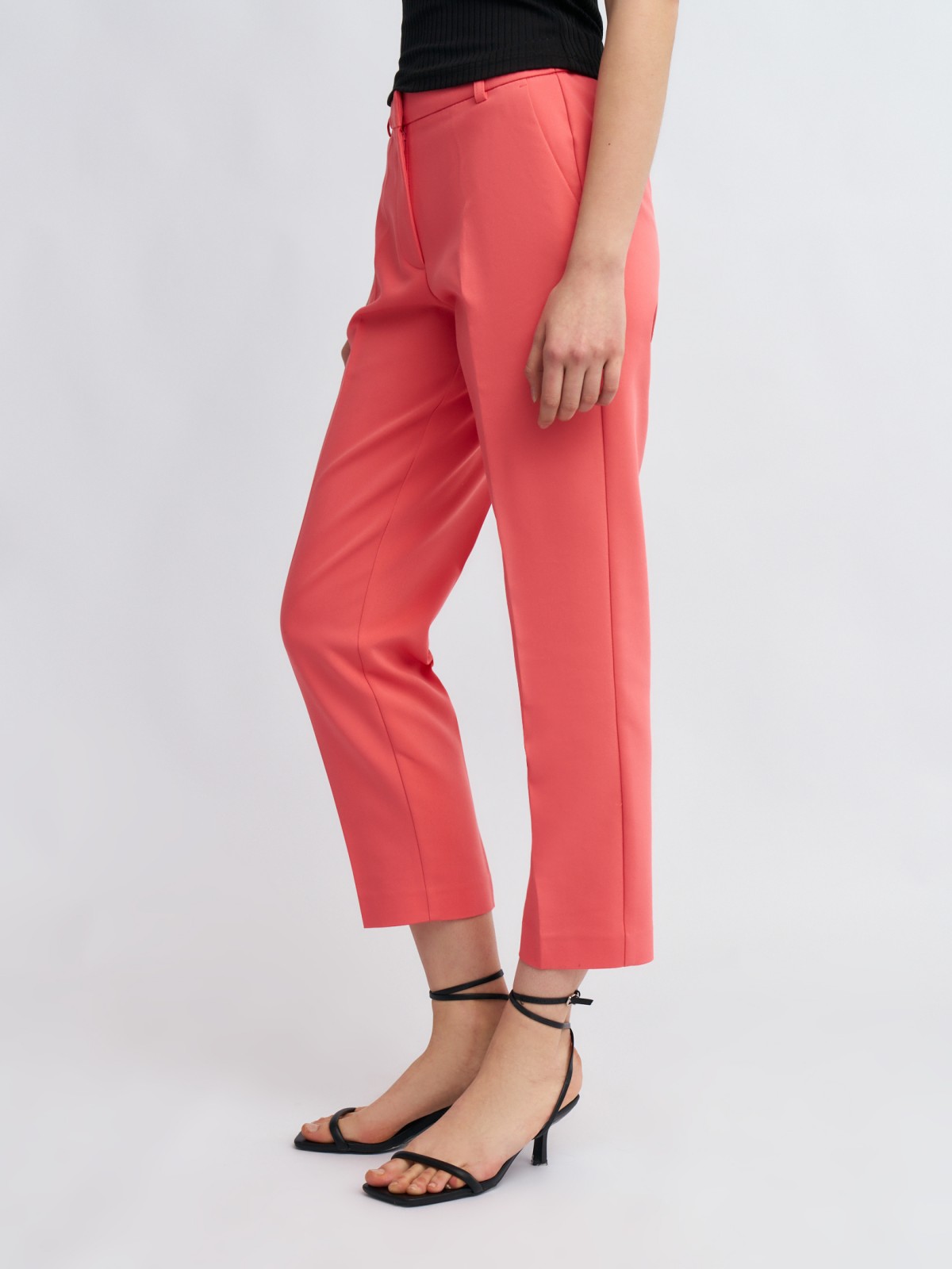 Офисные брюки силуэта Slim со стрелками