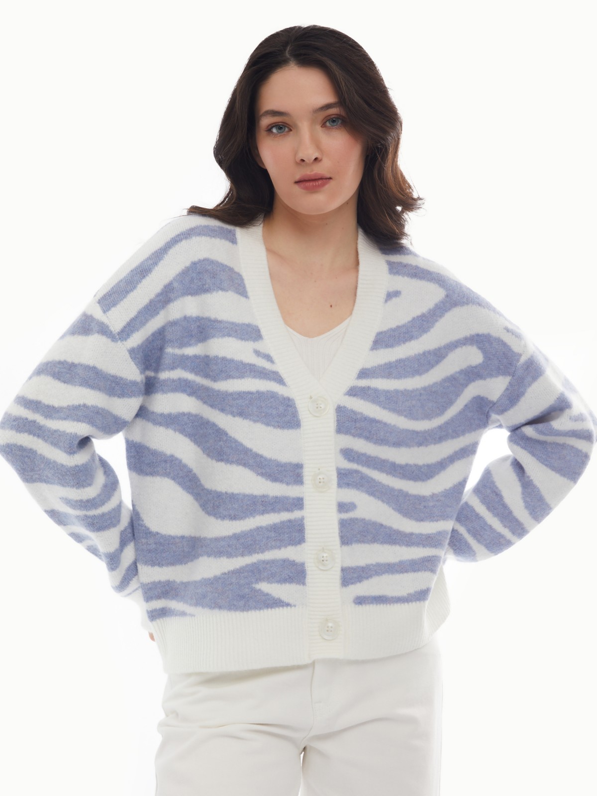 Короткий вязаный кардиган в полоску на пуговицах