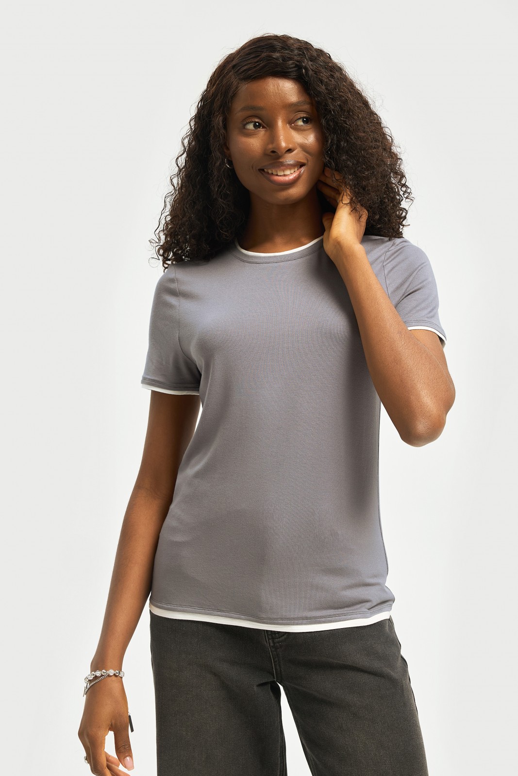 Футболка из вискозы с отделкой