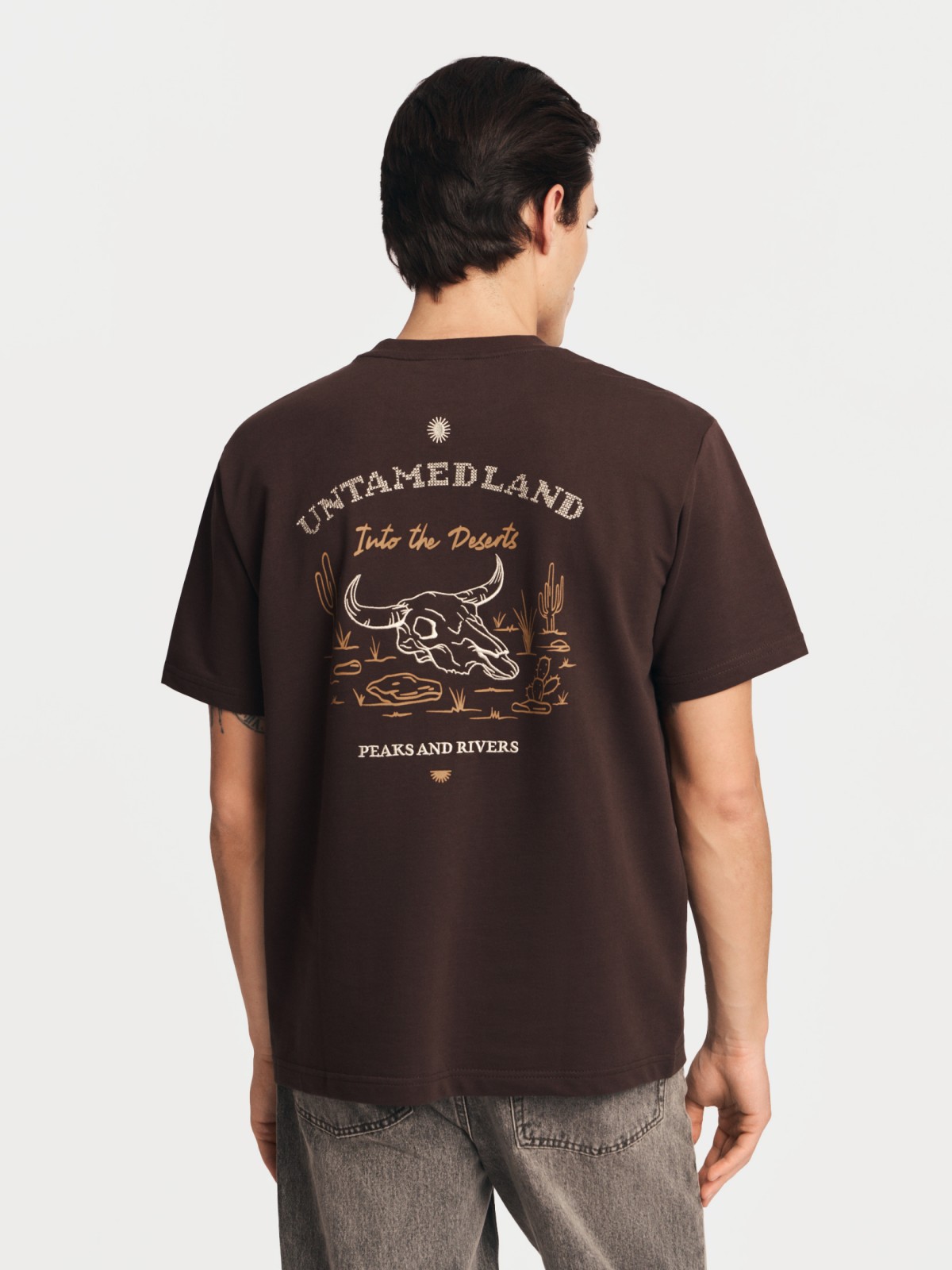 Футболка из хлопка с вышивкой