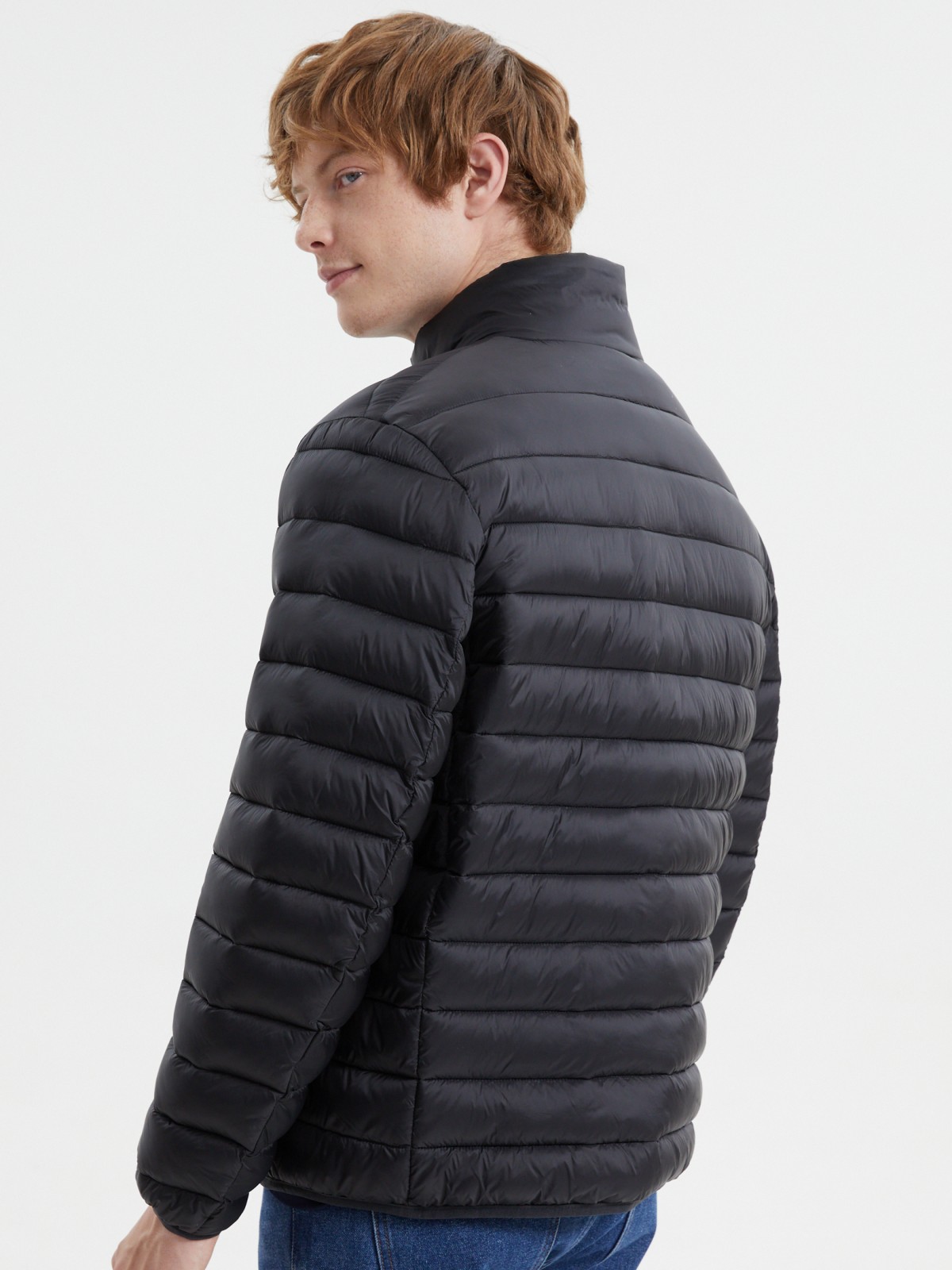 Лёгкая утеплённая стёганая куртка на молнии с воротником