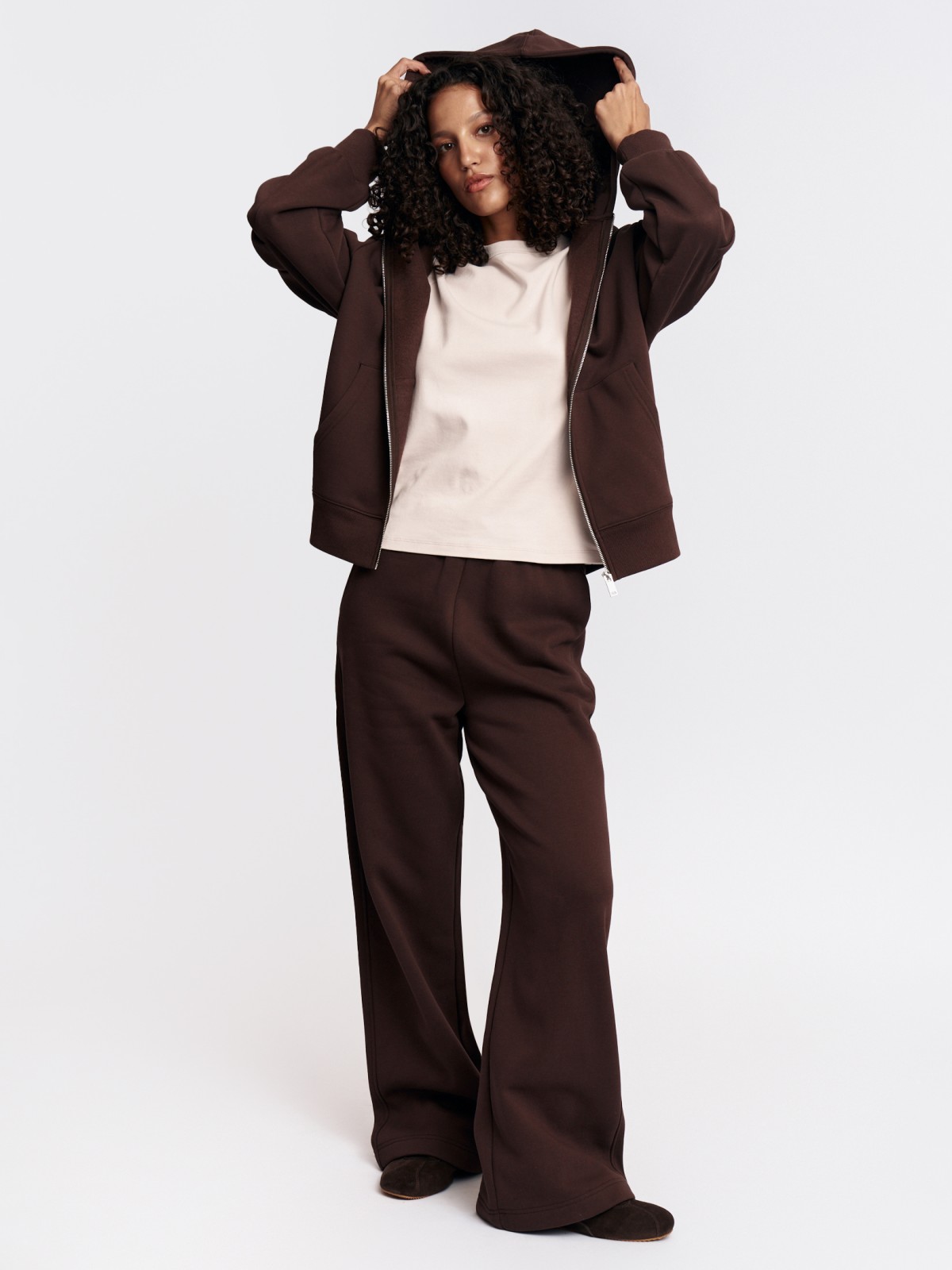 Утеплённая толстовка на молнии с начёсом и капюшоном