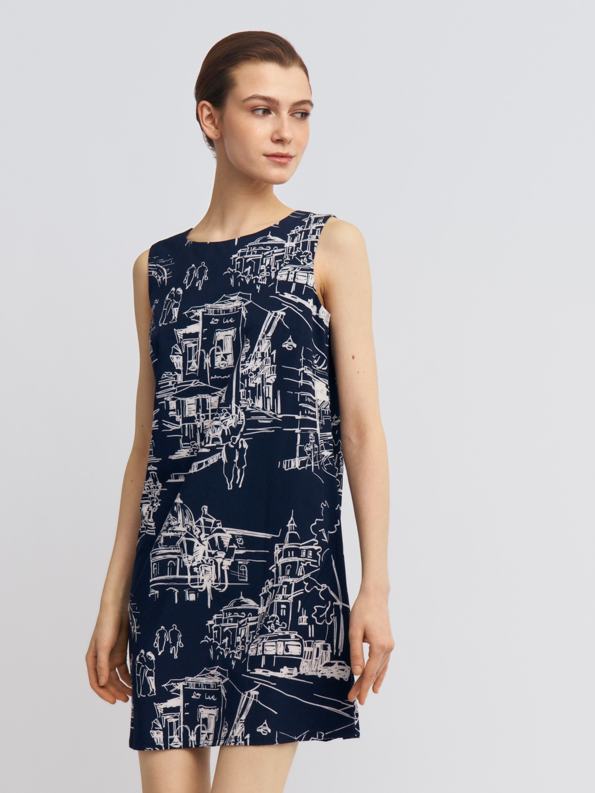 Платье мини без рукавов с вырезом на спине