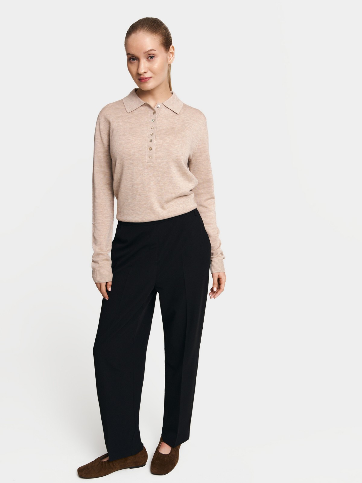 Брюки на резинке со стрелками