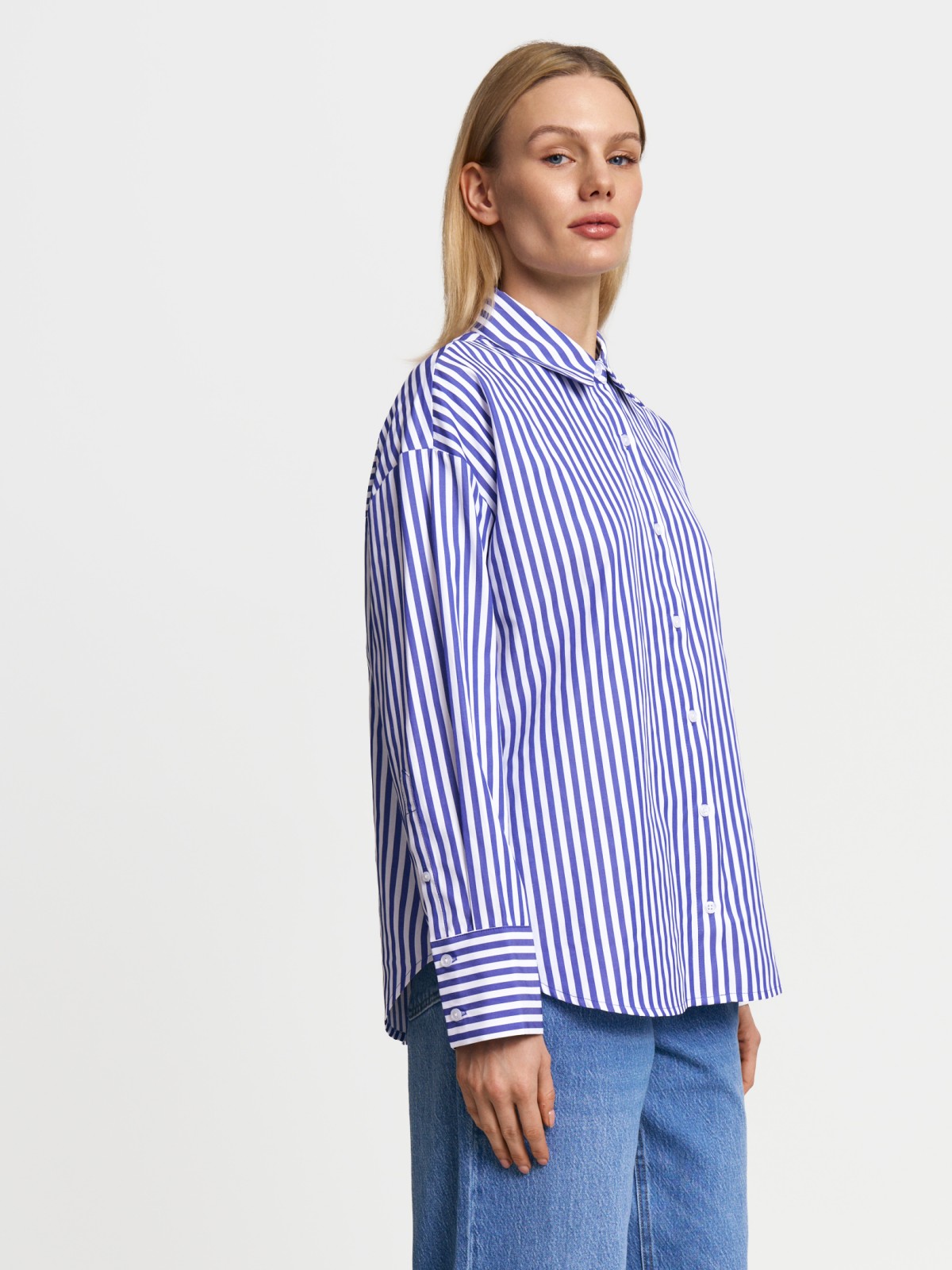 Рубашка оверсайз силуэта с узором в полоску